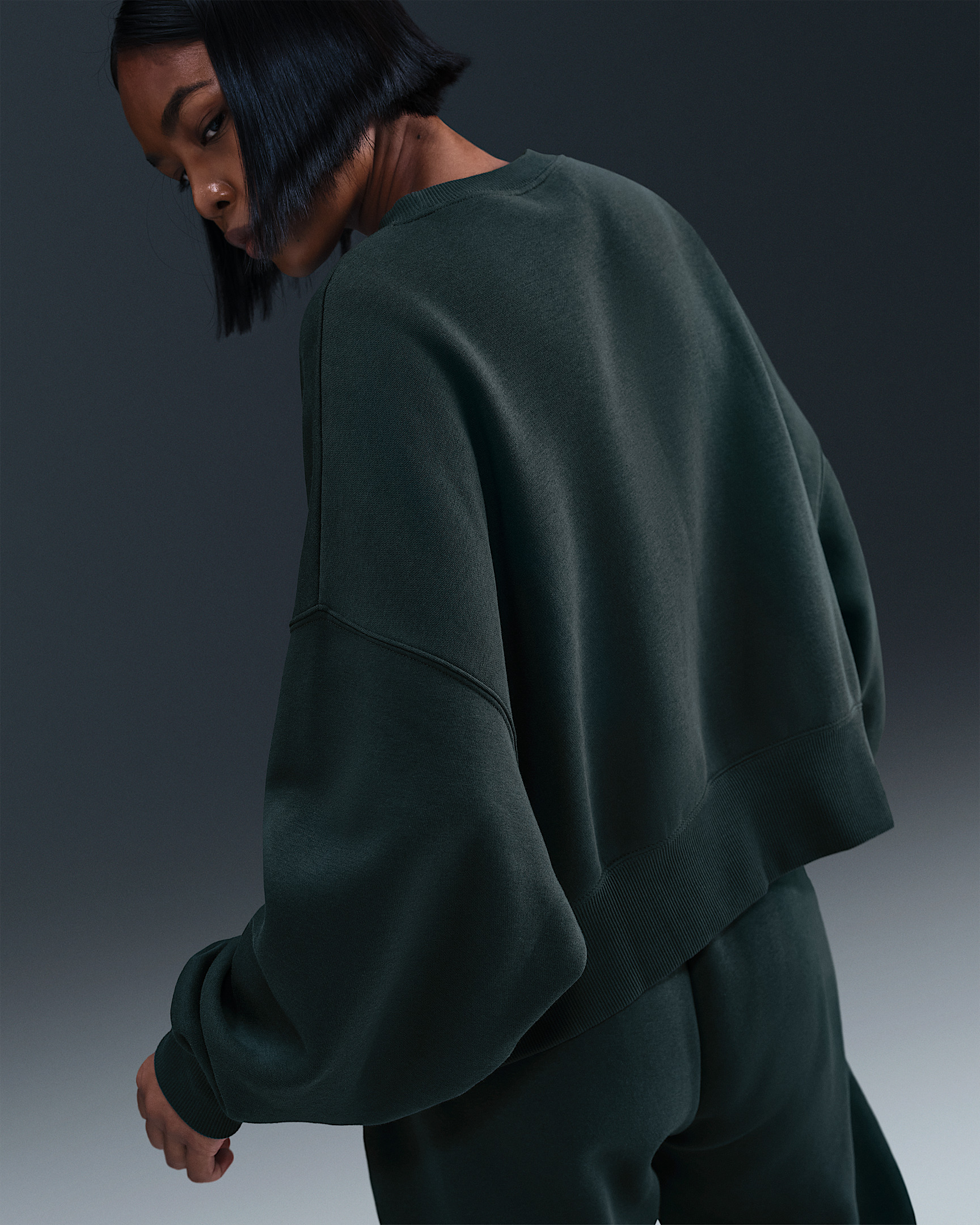Nike Sportswear Phoenix Fleece Women's Over-Oversized Crew-Neck Sweatshirt - 2