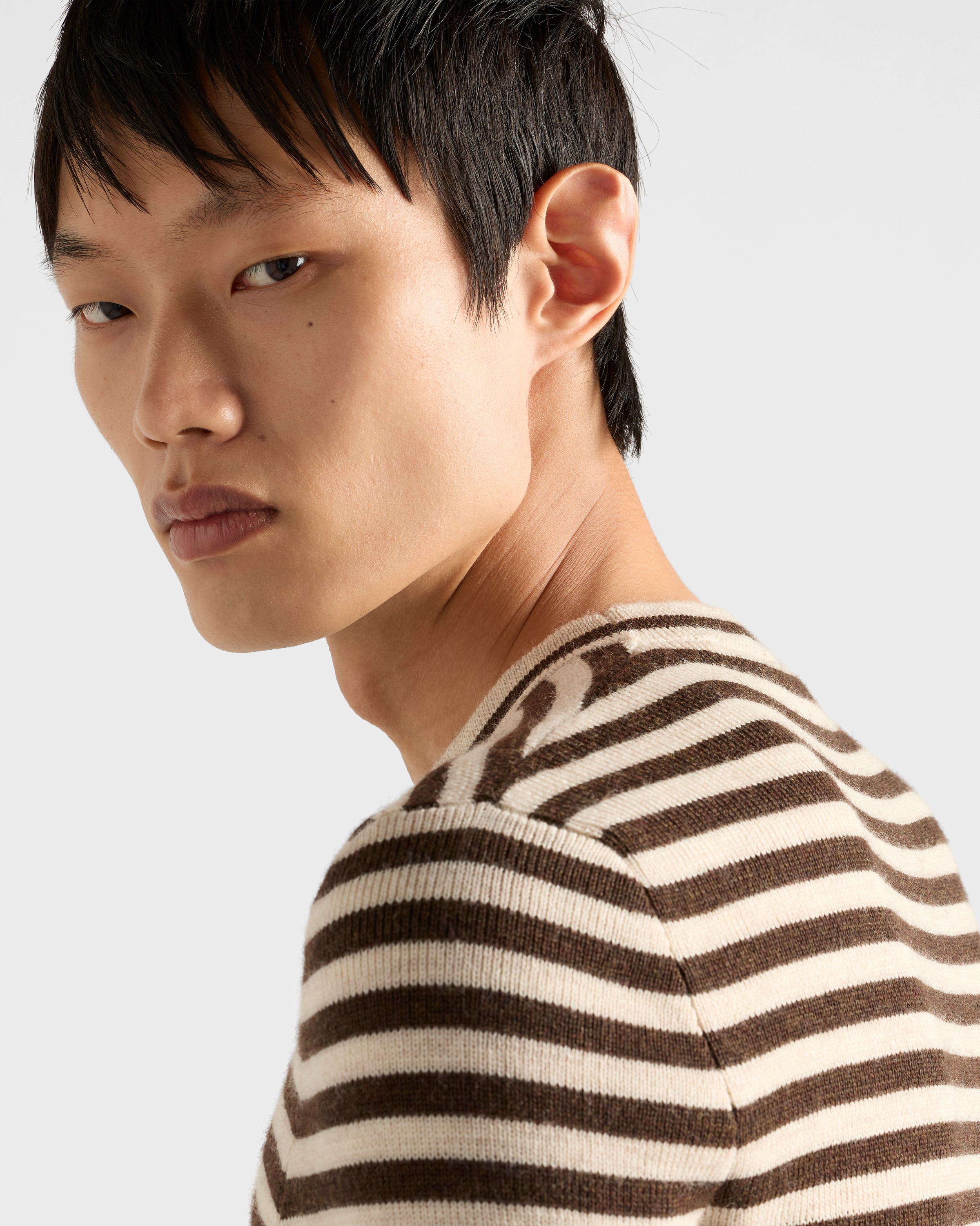 Superfine wool crew-neck sweater - 4