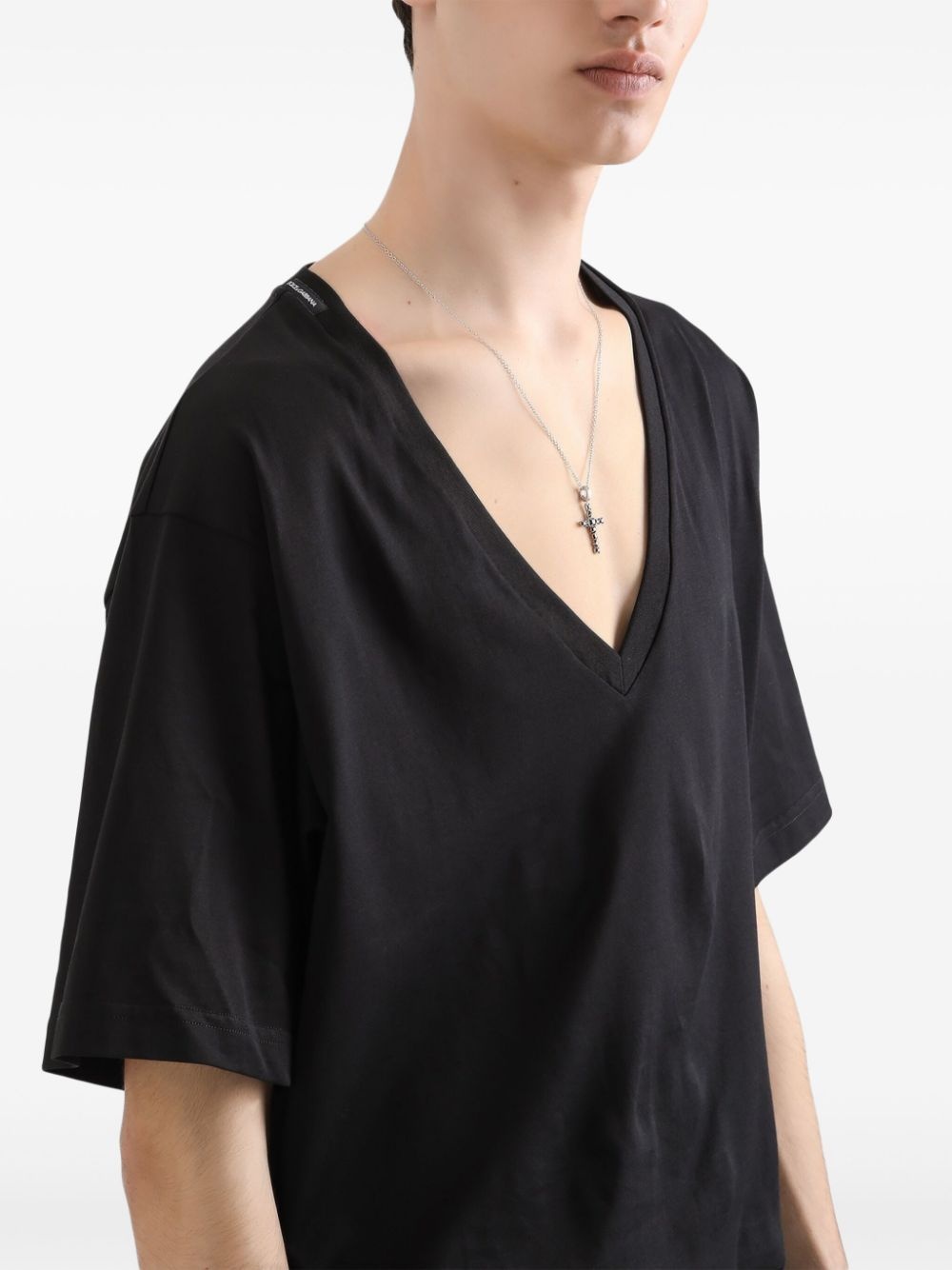 V-neck T-shirt - 4