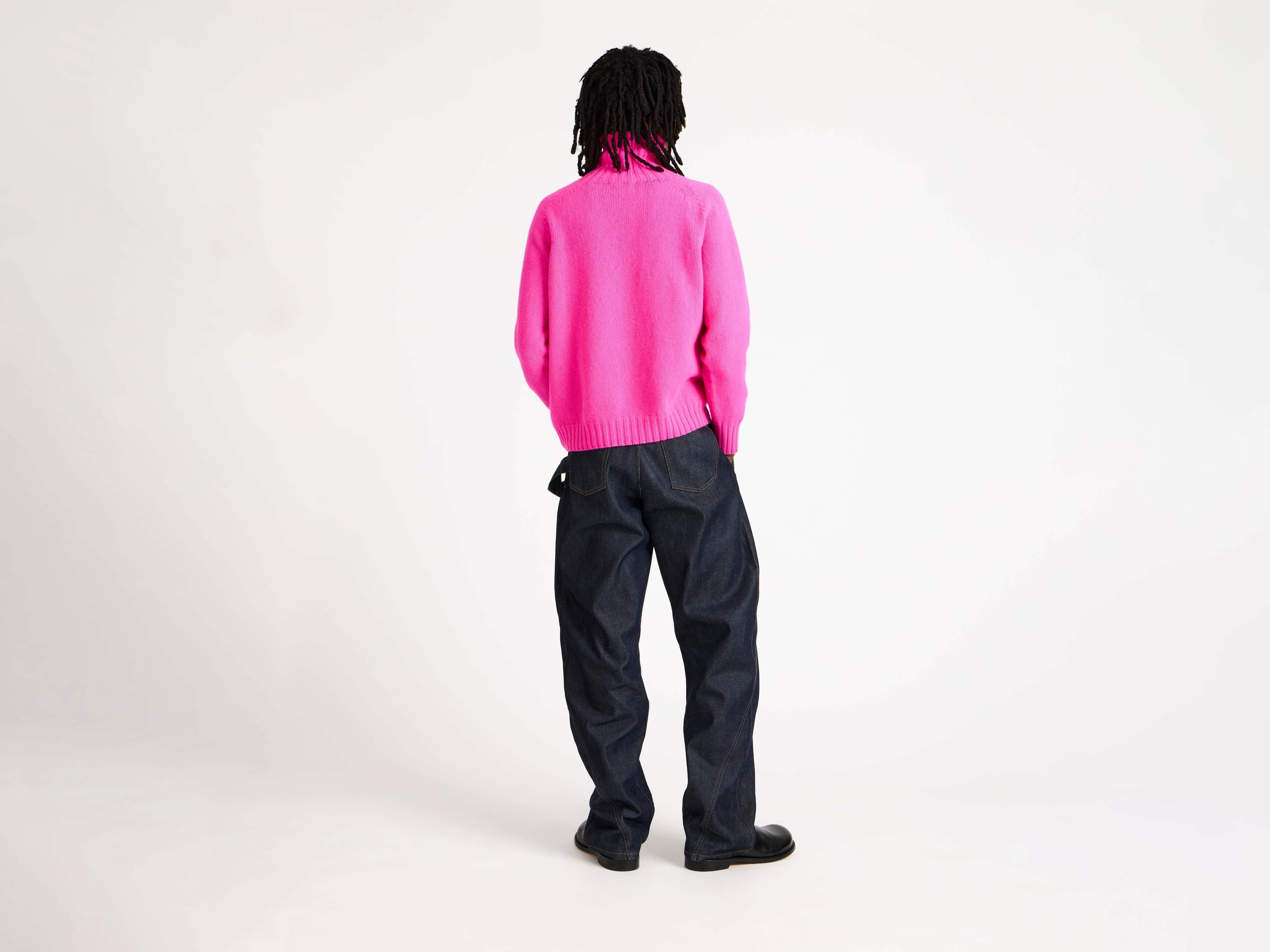 TURTLENECK JUMPER IN NEON PINK - 3