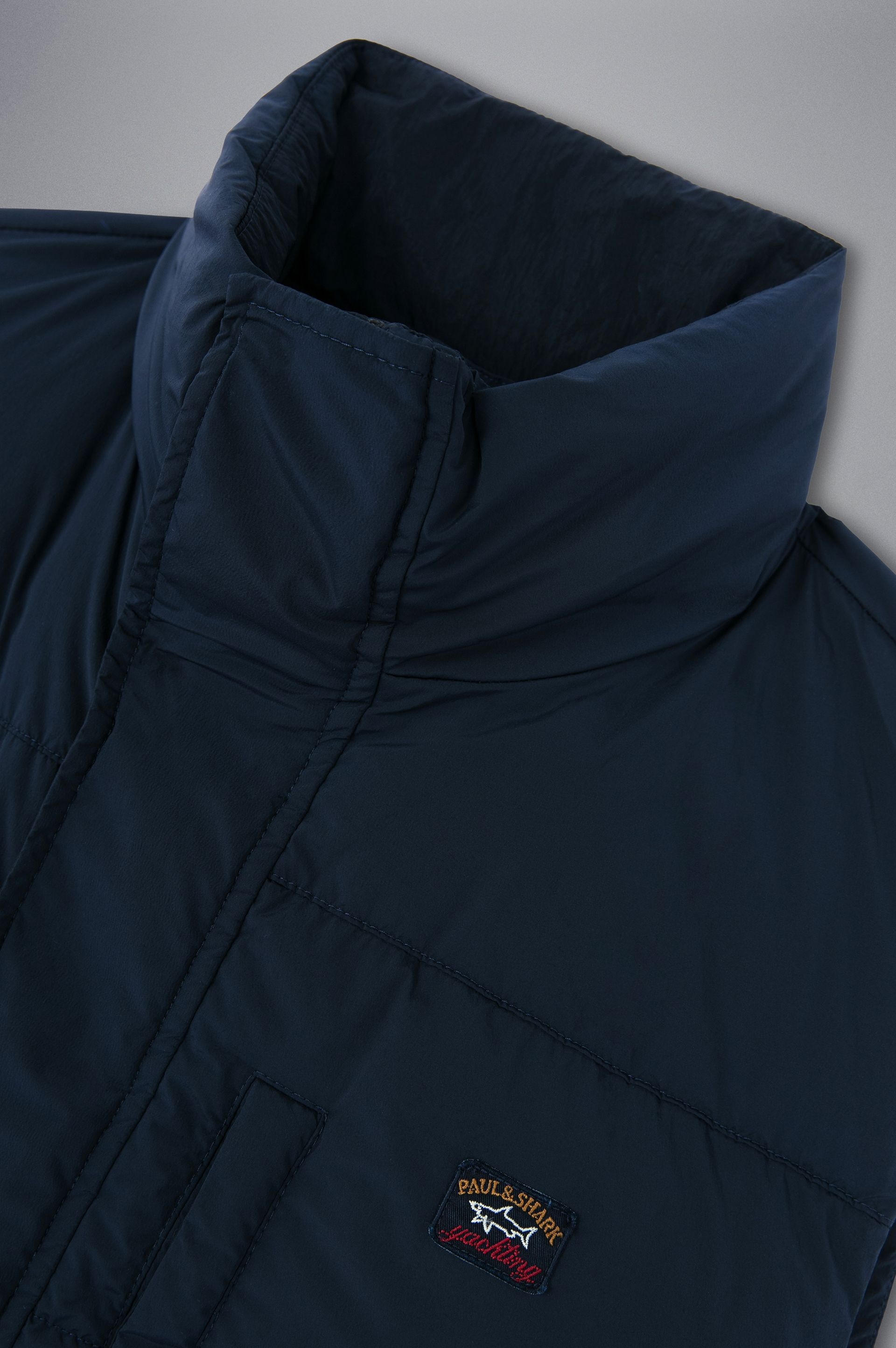GARMENT DYED ECONYL® NYLON VEST - 6