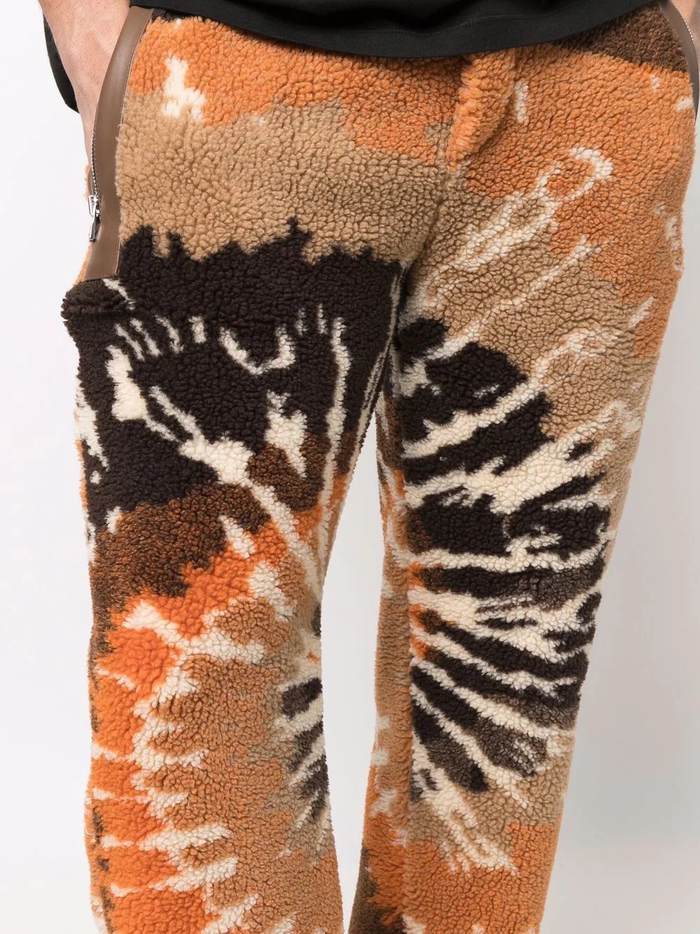 tie-dye faux shearling trousers - 5