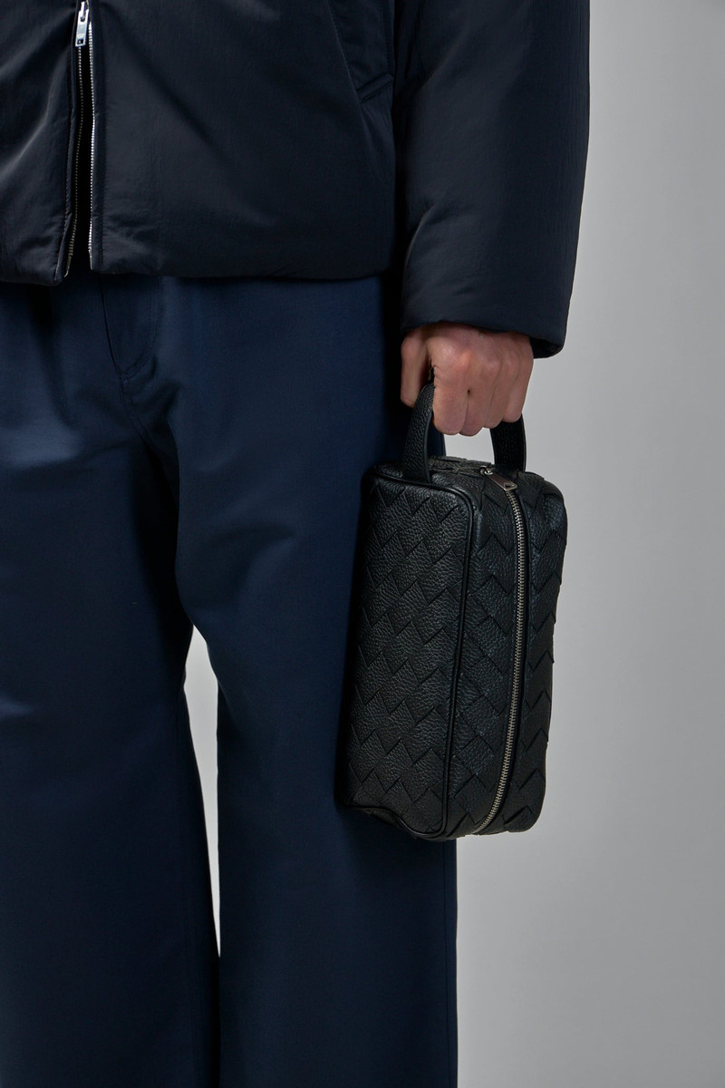 Bottega Veneta Pouch Intrecciato 20 Taurillon outlook