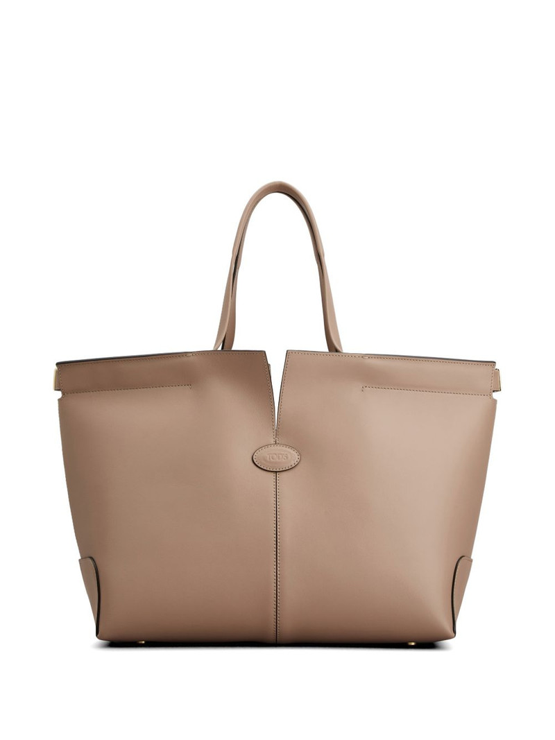 V-cut tote bag 1
