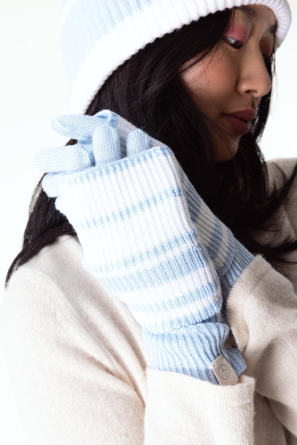 Blake Gloves - Light Blue - 4