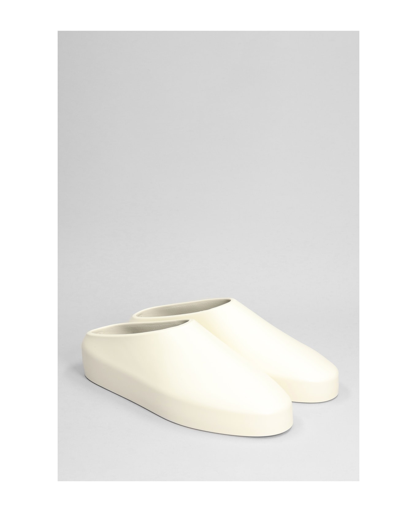 The California 2.0 Slipper-mule In Beige Rubber/plasic - 2