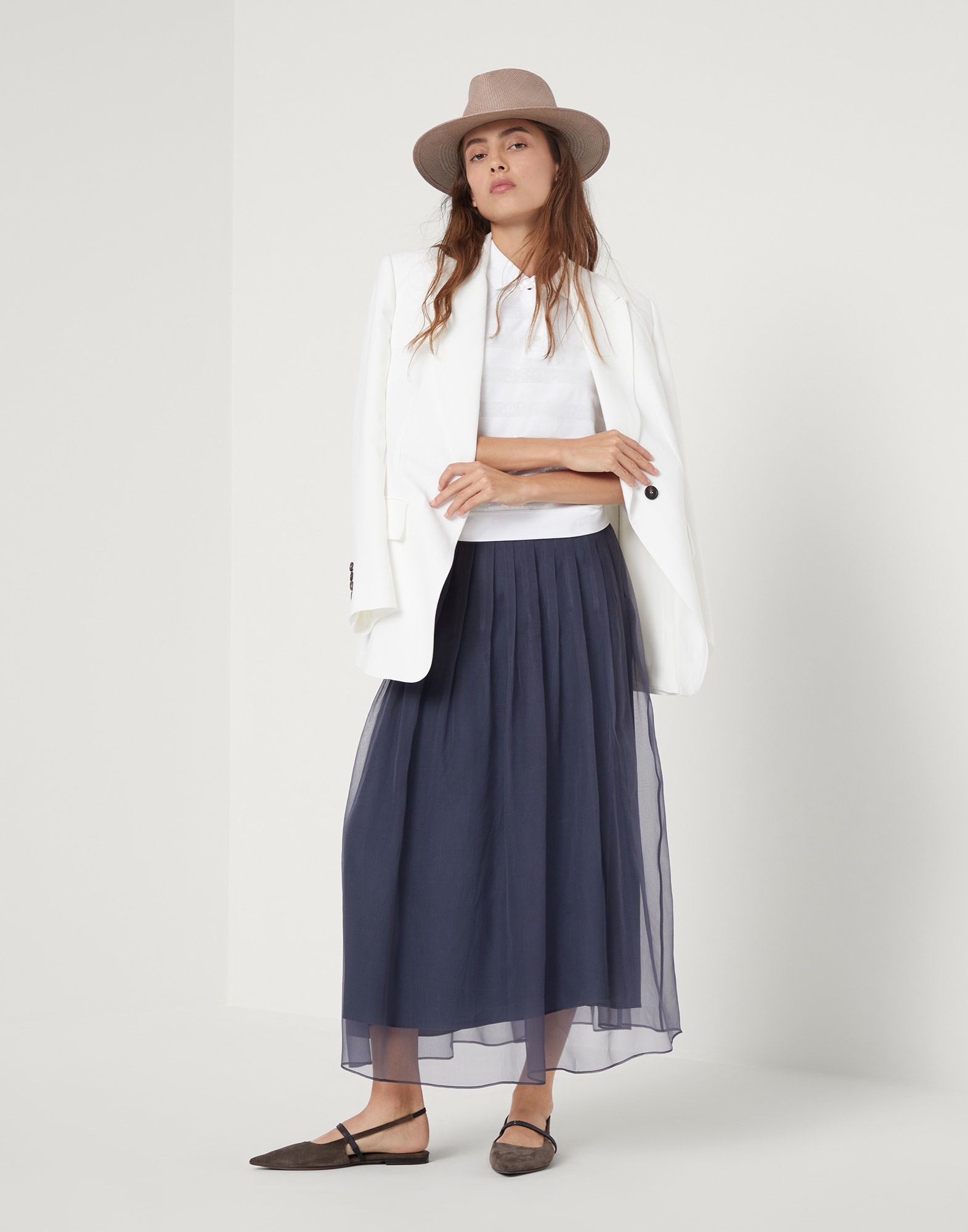 Crispy silk pleated midi skirt with shiny waistband - 4
