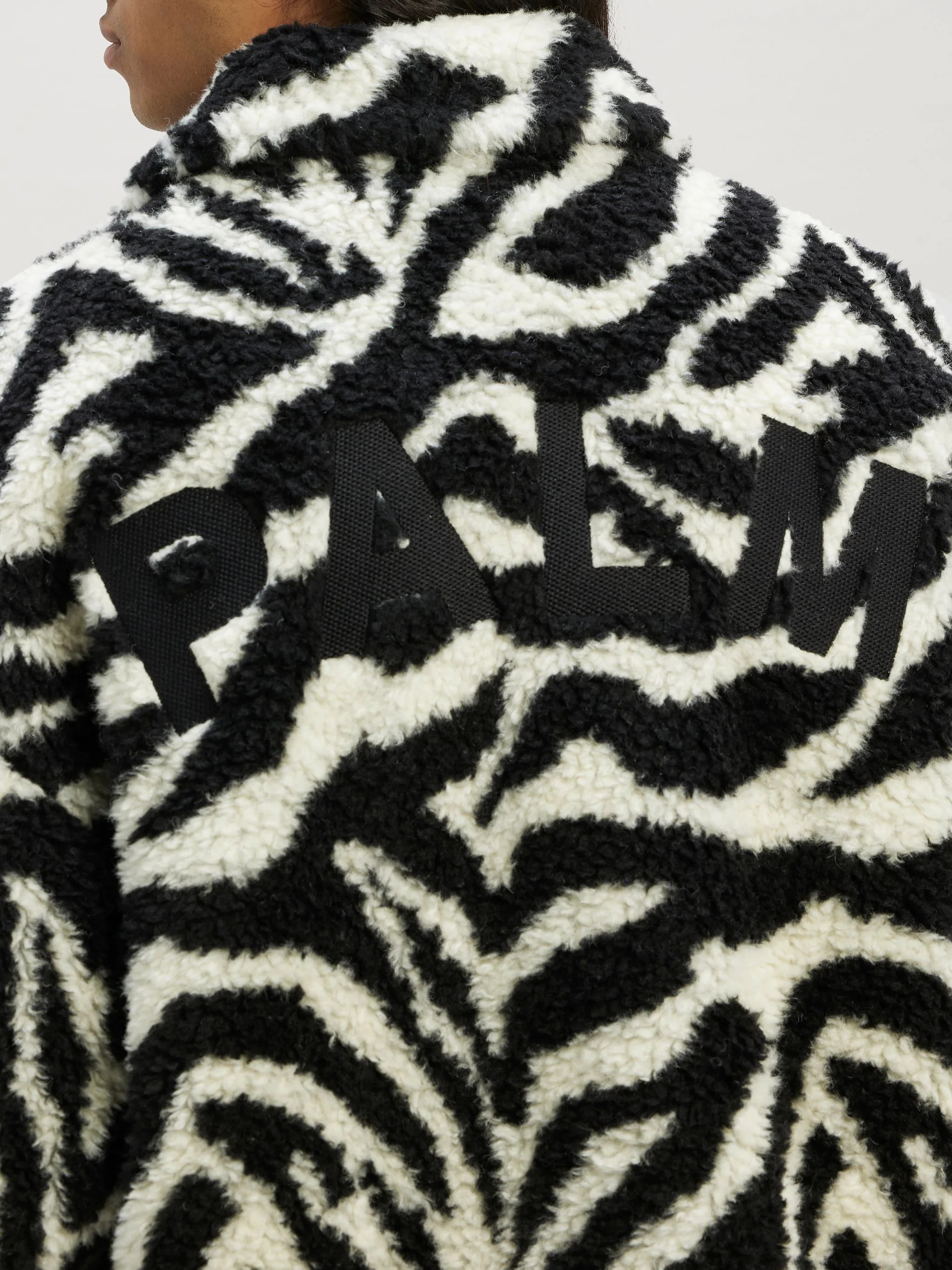 FURY ZEBRA CABANE - 6