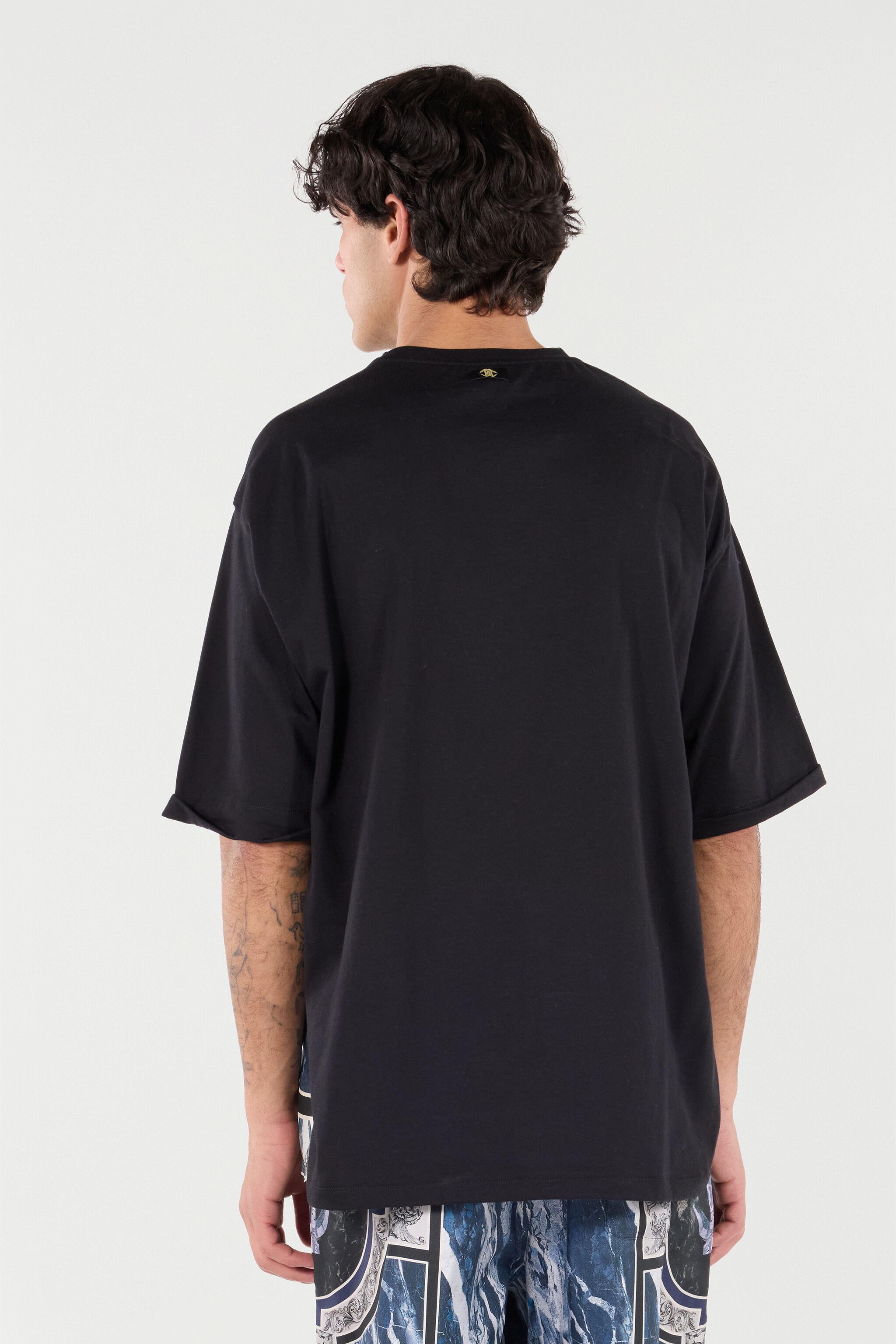 T-Shirt With Marble Print And Decorations - 4