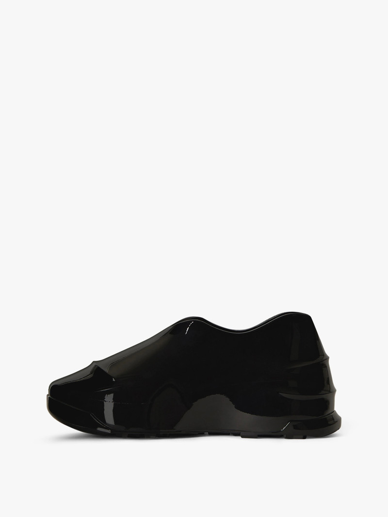 Givenchy MONUMENTAL MALLOW LOW SHOES IN SHINY RUBBER outlook