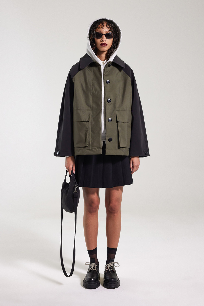 Stutterheim Bandhagen Patch Raincoat Green outlook