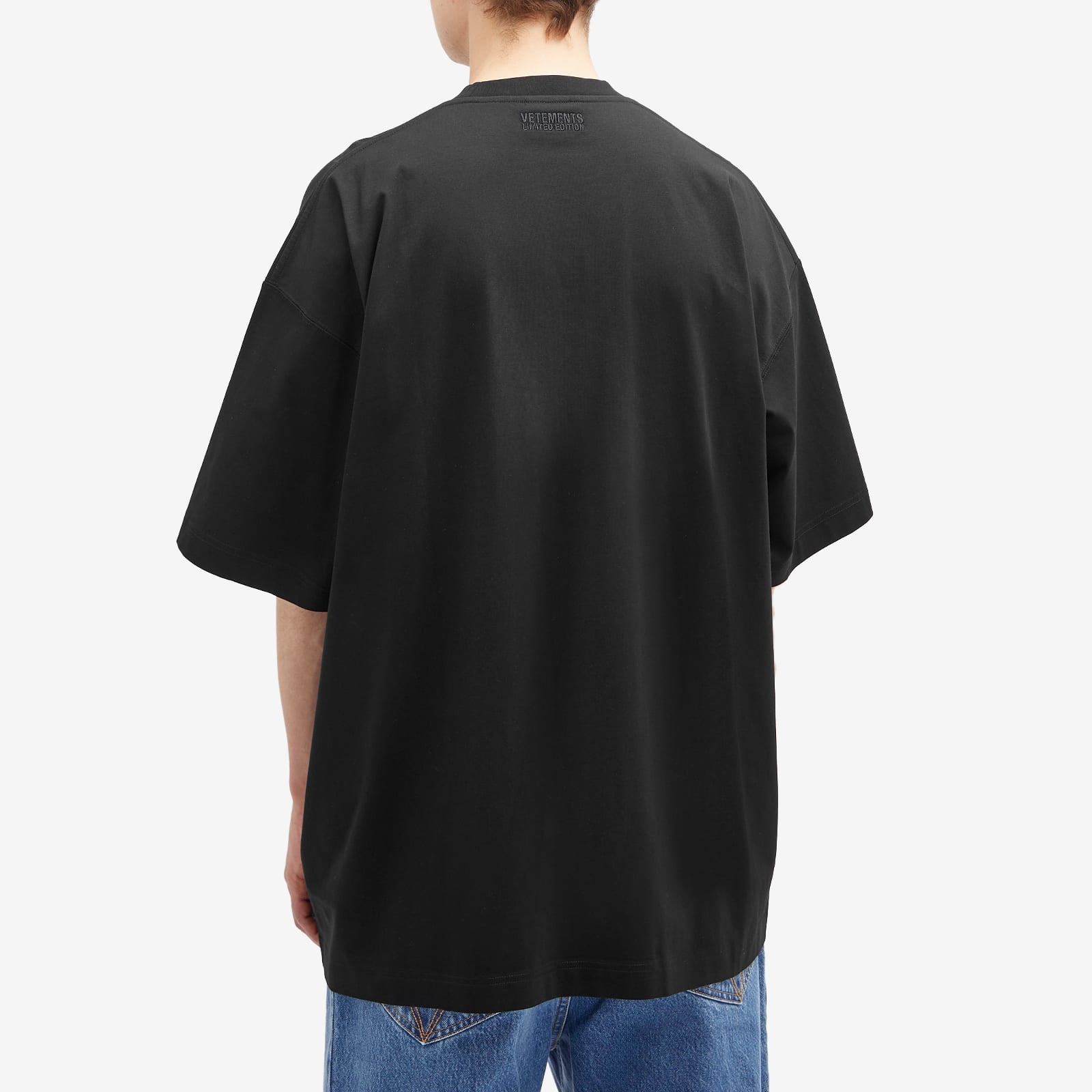 VETEMENTS ヴェトモン / Oval Logo Oversized T-Shirt Black Oval Logo Oversized T-shirt by VETEMENTS on Sale