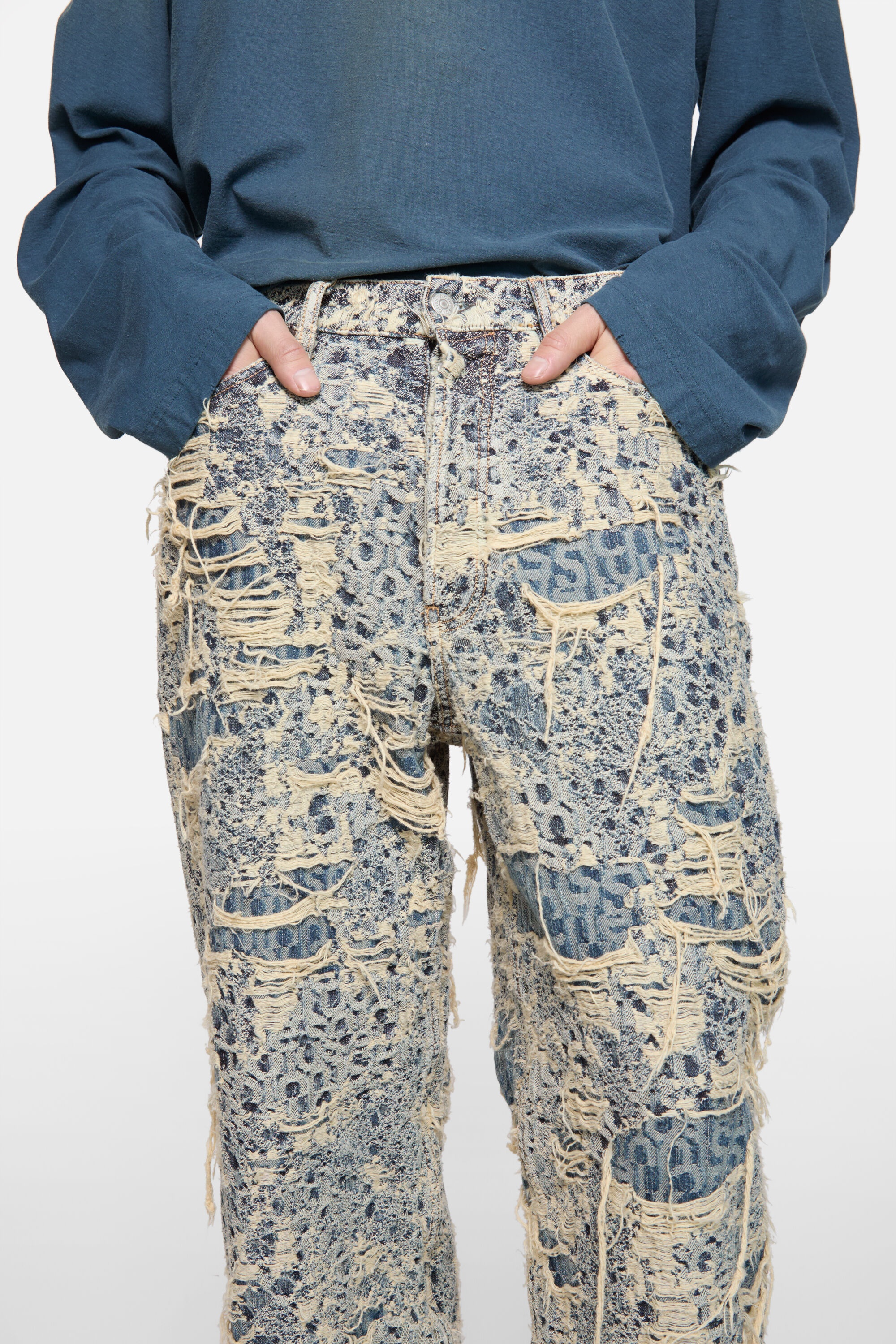Baggy fit jeans - 1981 Distressed Monogram - Mid Blue - 6