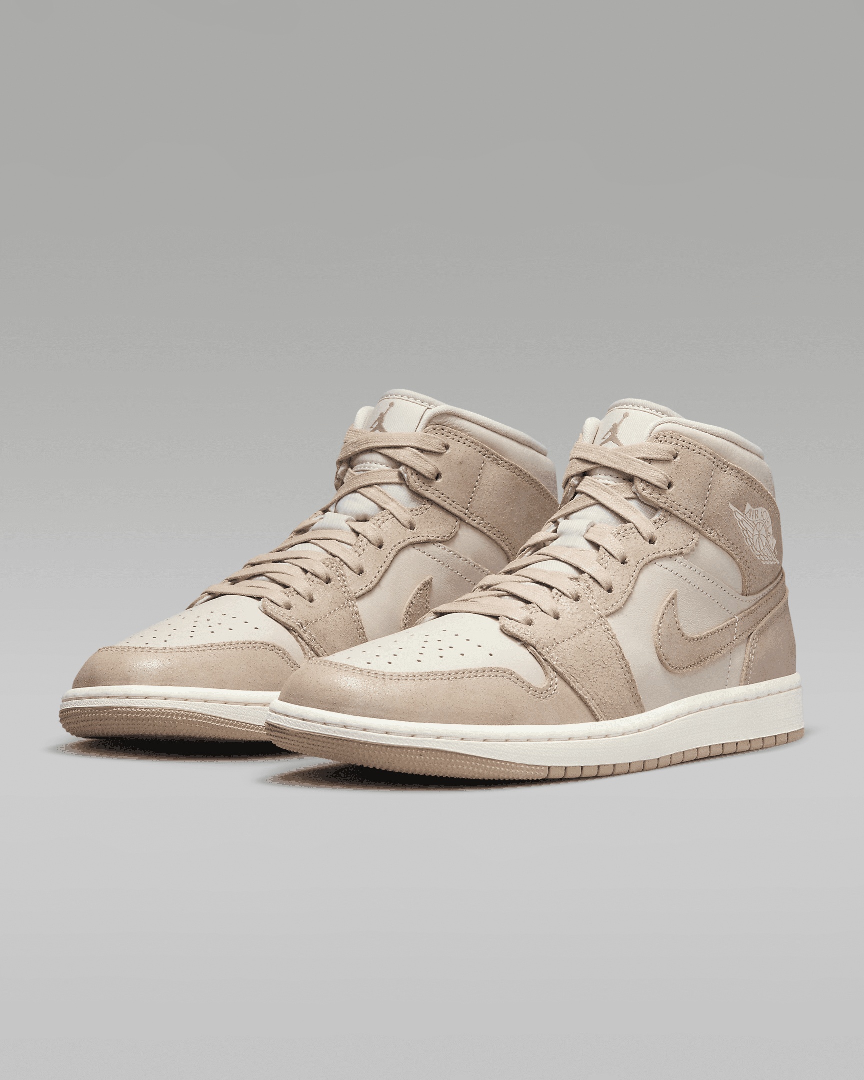 Air Jordan 1 Mid SE Women's Shoes - 5