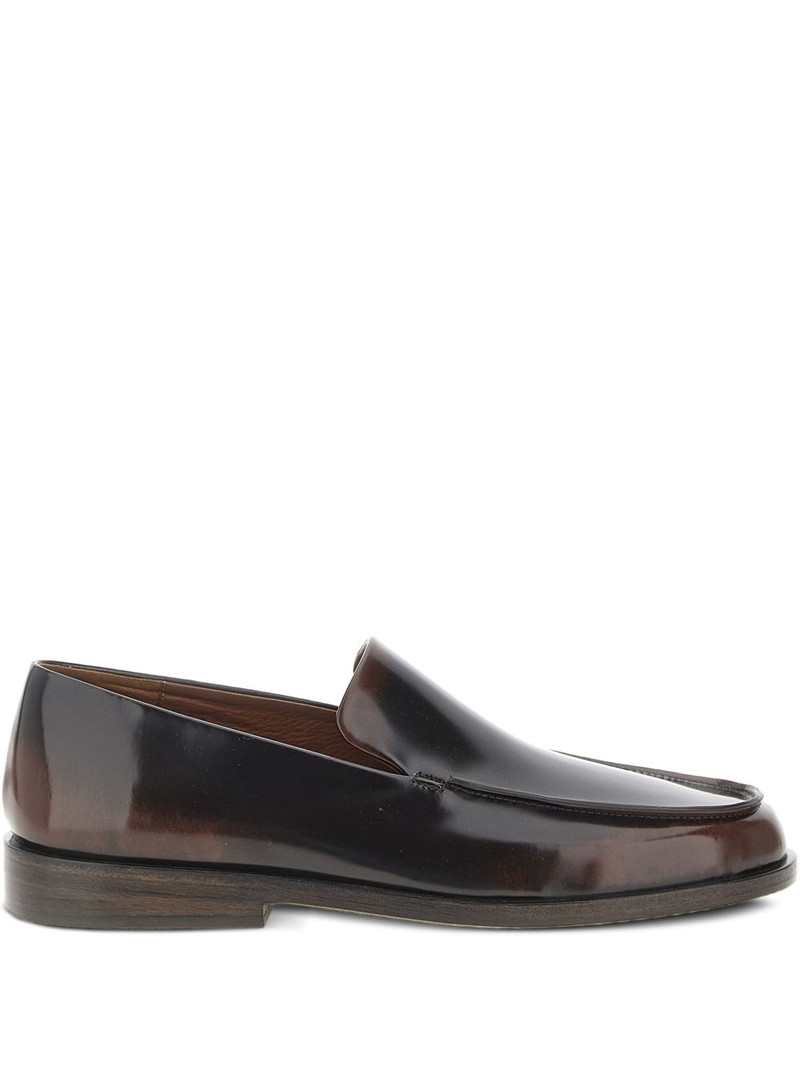 광택이 나는 loafers 1