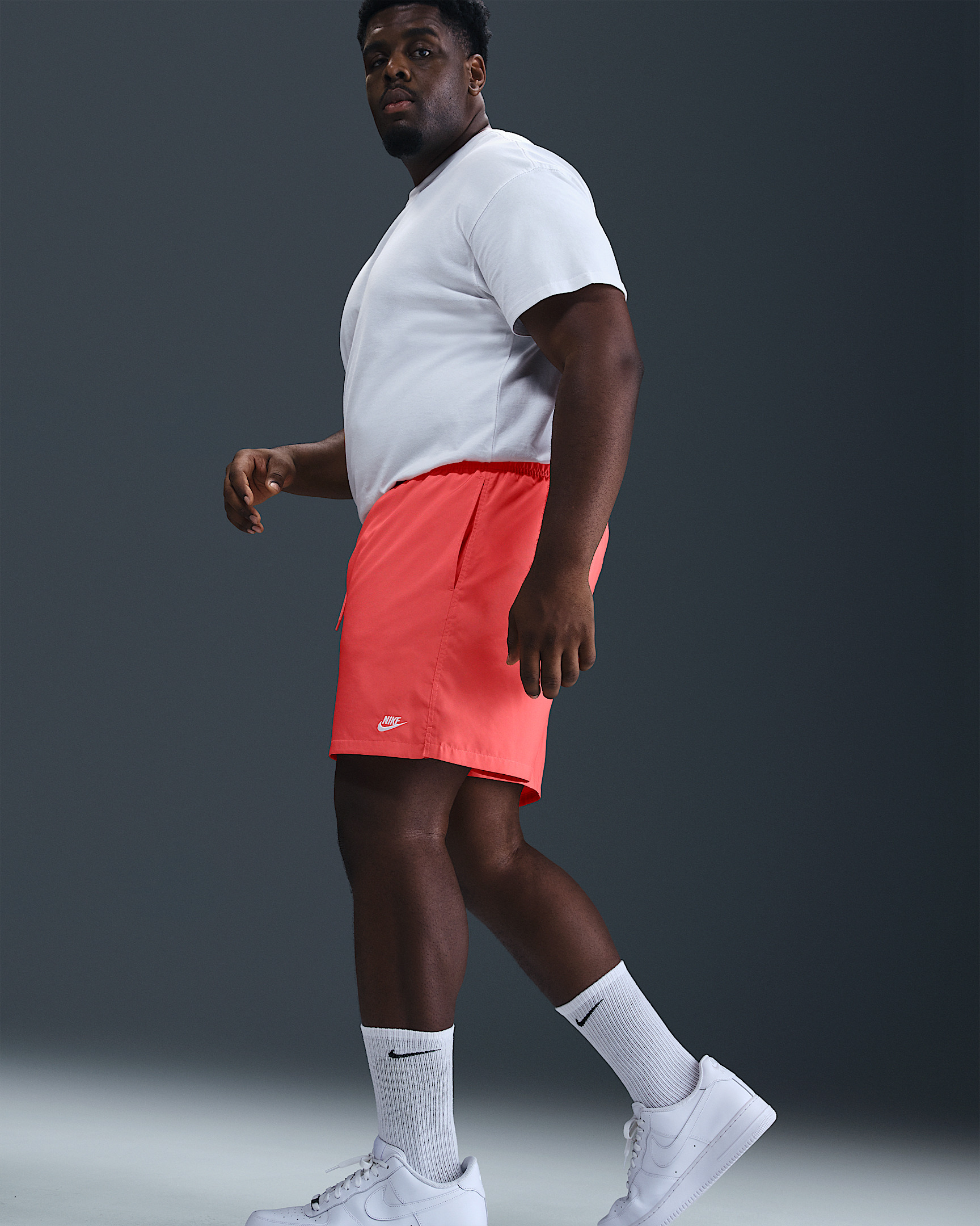 Nike Club Men's Woven Flow Shorts - 10