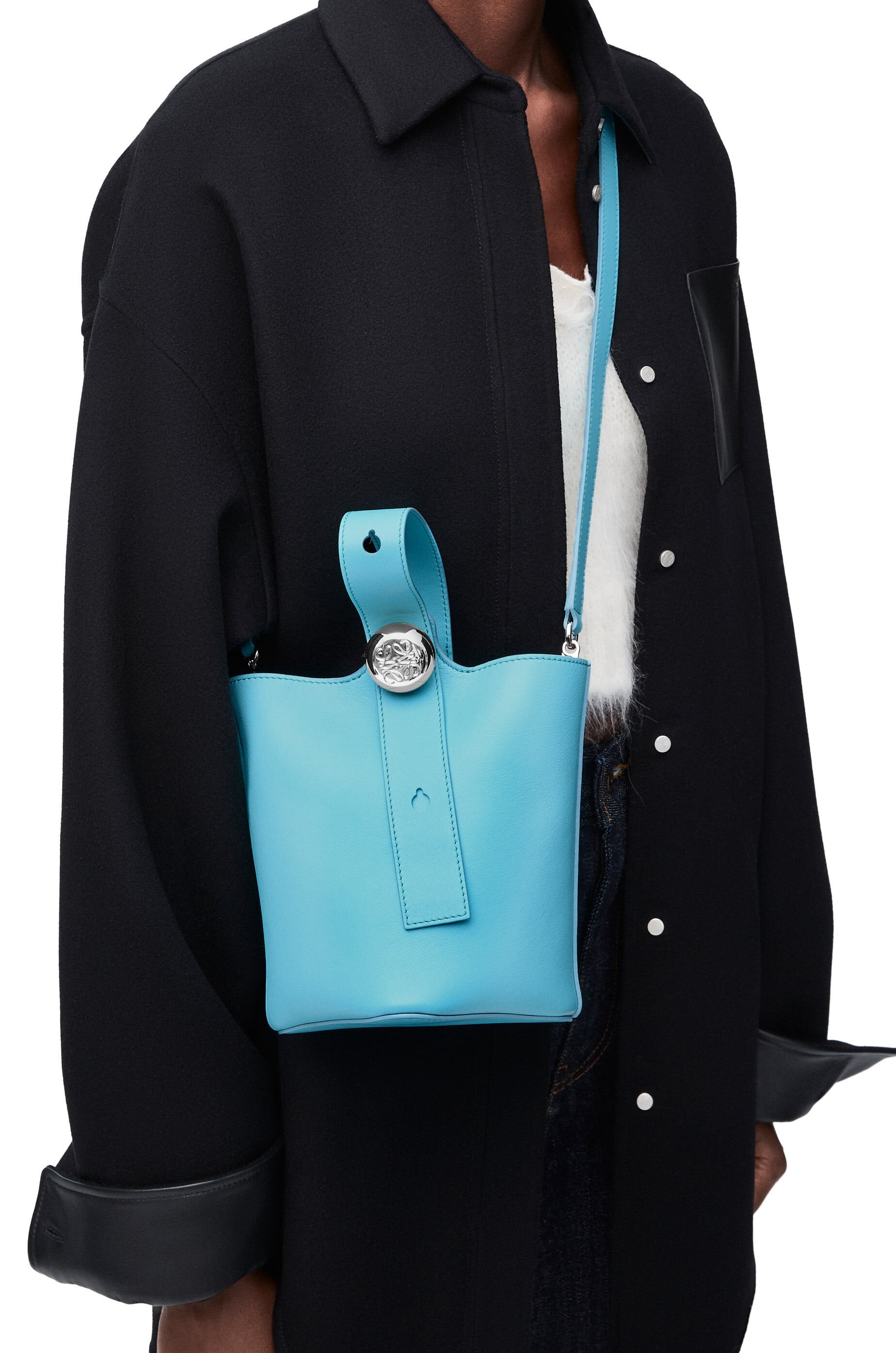 Mini Pebble bucket in smooth calfskin - 2