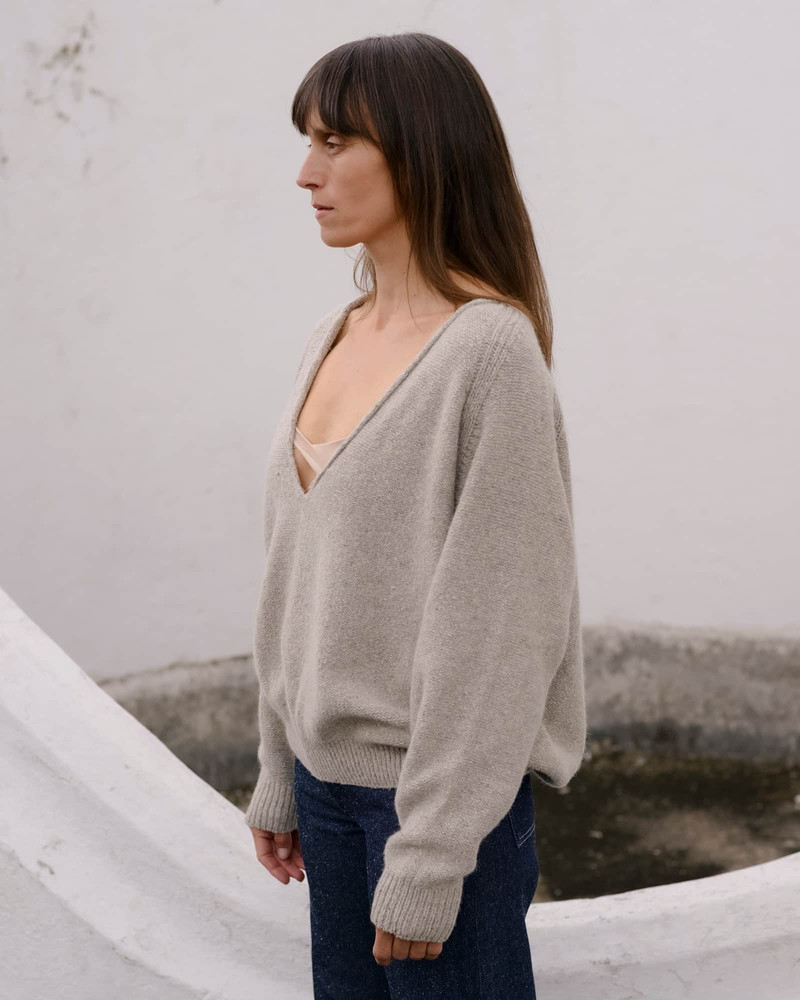 Soar V Neck - Recycled Wool 8