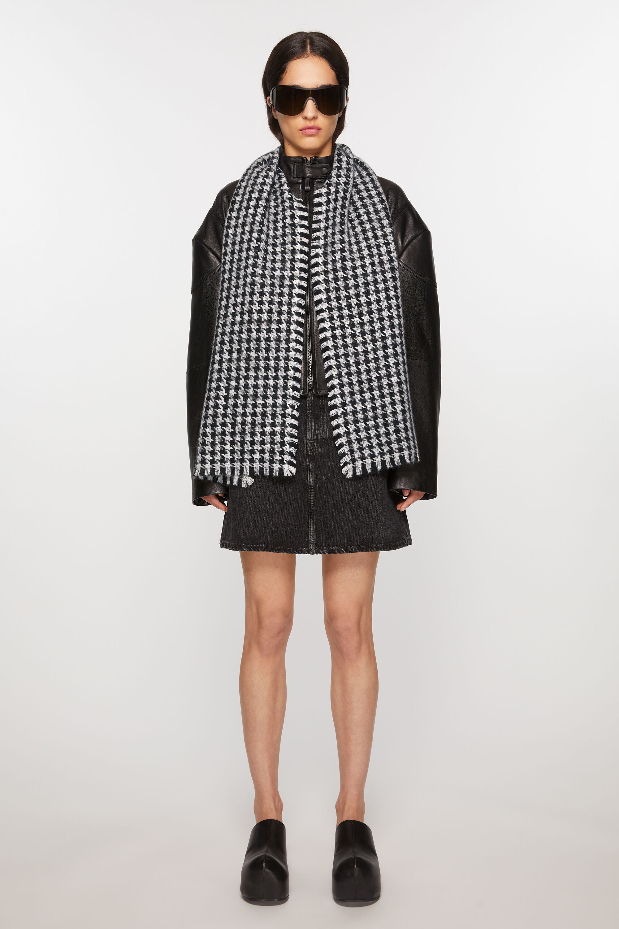 Houndstooth scarf - Black/white - 2