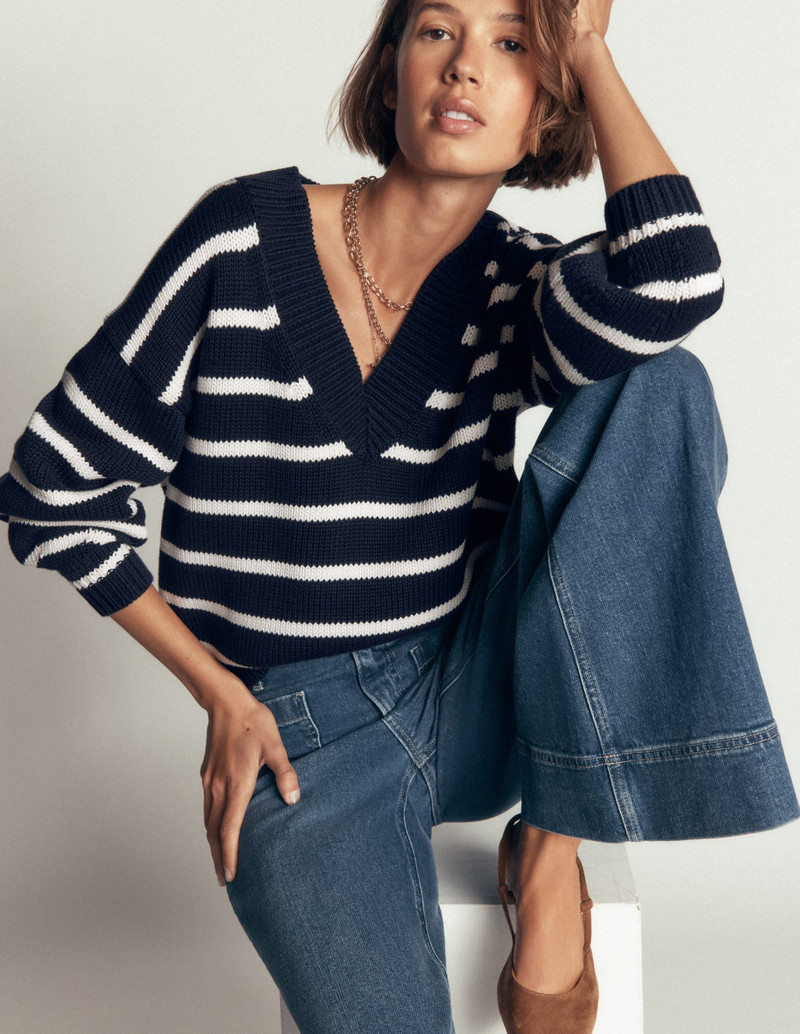 Lucy Cotton V-neck Sweater-Navy, Ivory 3