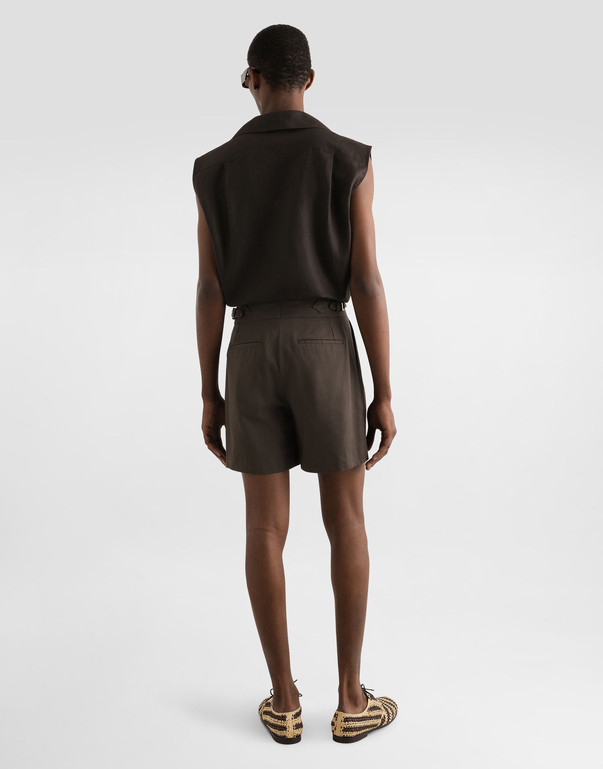 Three-button sleeveless linen shirt - 3