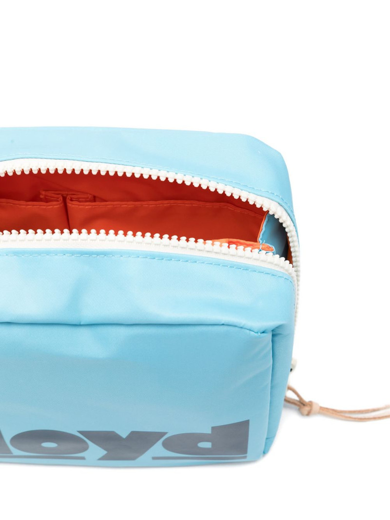 zip-fastening wash bag 3
