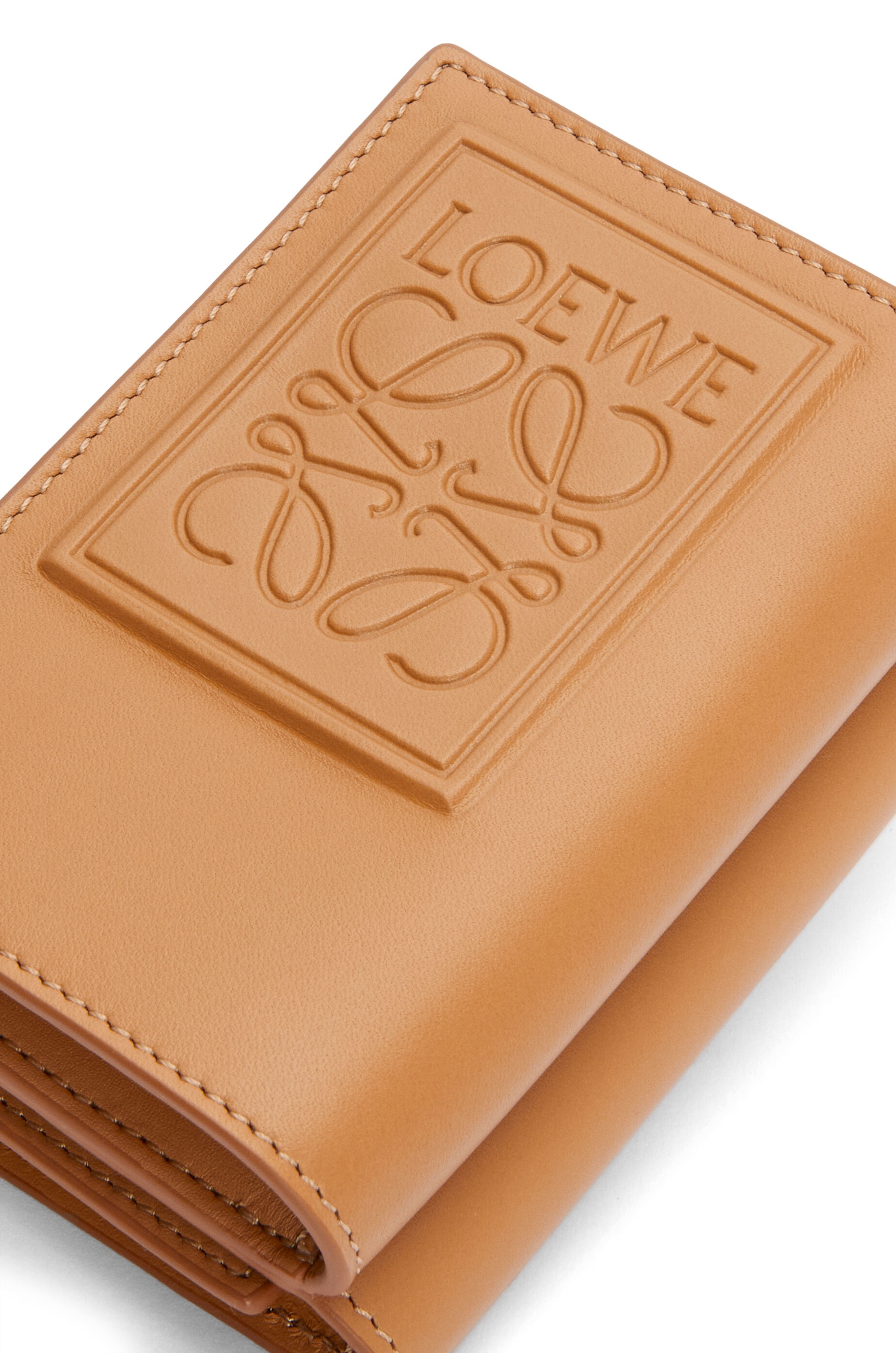 Trifold wallet in satin calfskin - 6