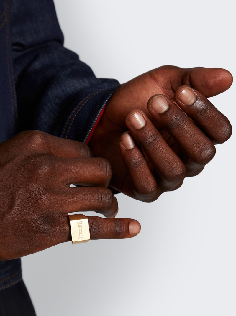 VETEMENTS Boxing Logo Signet Ring Gold outlook
