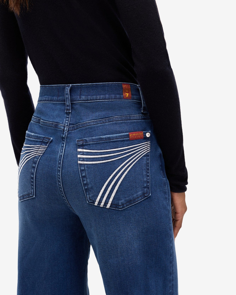 7 For All Mankind Slim Illusion Ultra High Rise Jo in Crater outlook