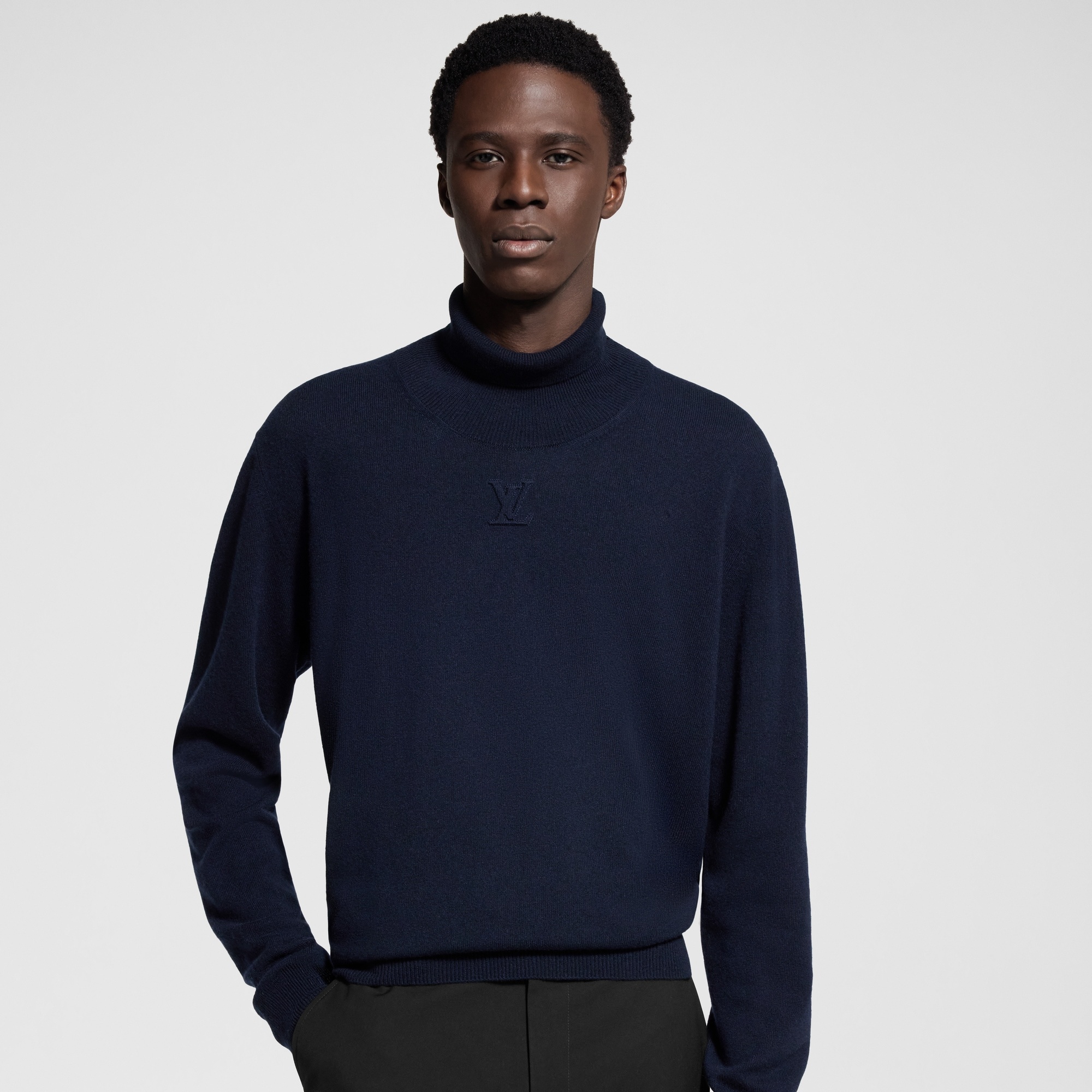 LVSE LV Embossed Turtle Neck - 2