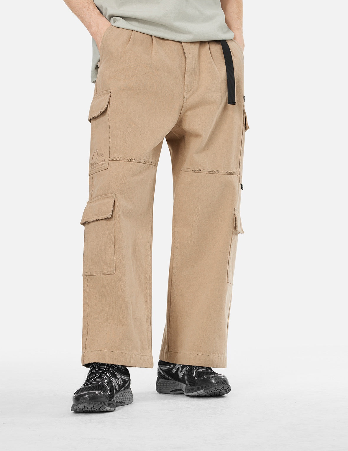 Two Tone Distressed Oversized Cargo Pants - 4