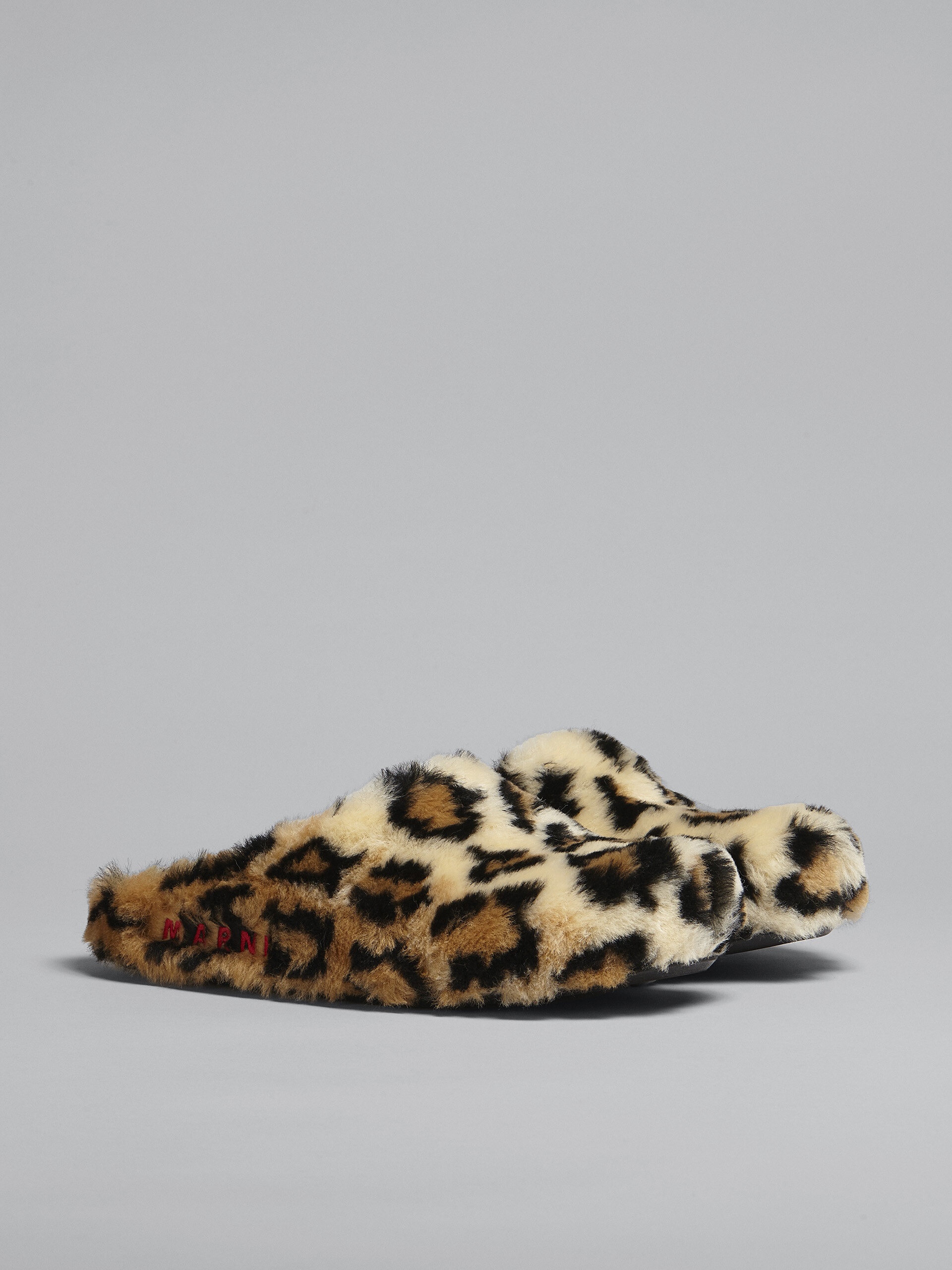 LEOPARD PRINT FAUX FUR FUSSBETT SABOT - 2
