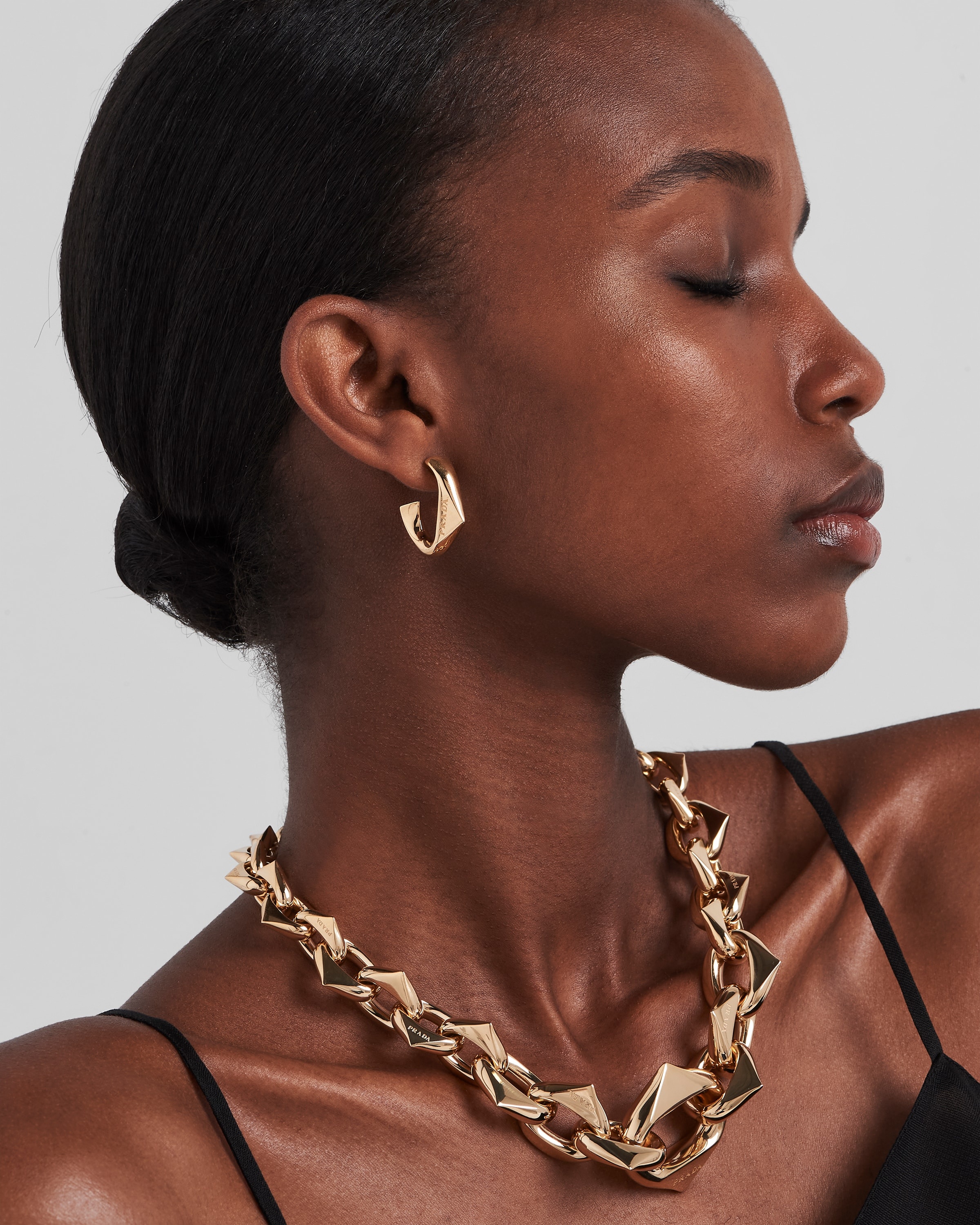 Eternal Gold small earrings in yellow gold - 2