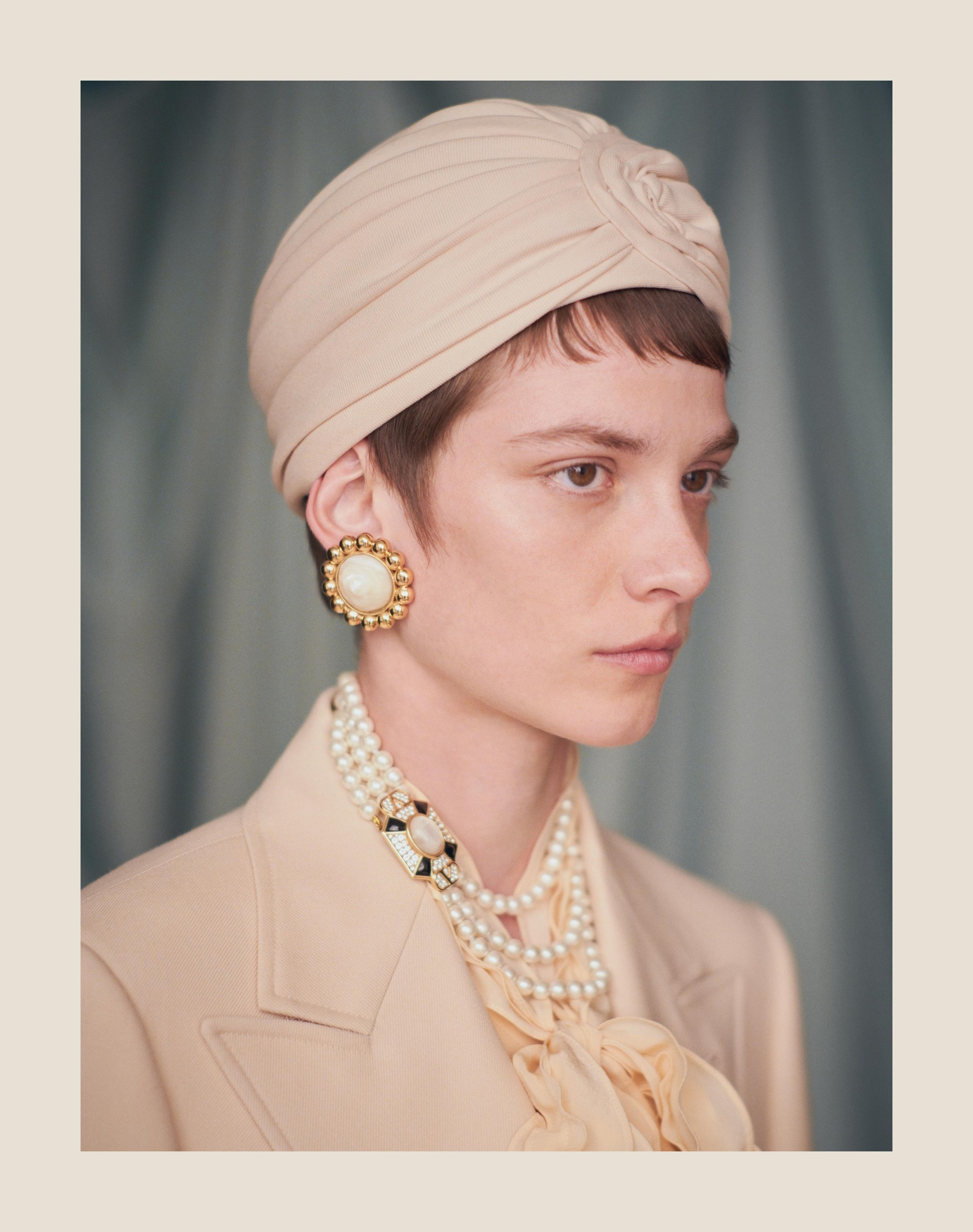 PAS PLUS NECKLACE IN METAL, ENAMEL, RESIN, PEARLS AND SWAROVSKI® CRYSTALS - 7