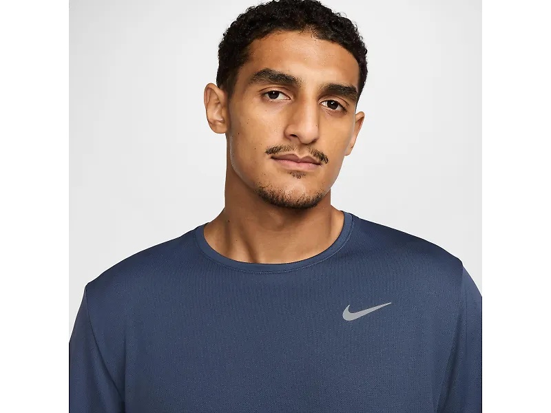 Nike Dri-FIT UV Miler Short Sleeve - 3