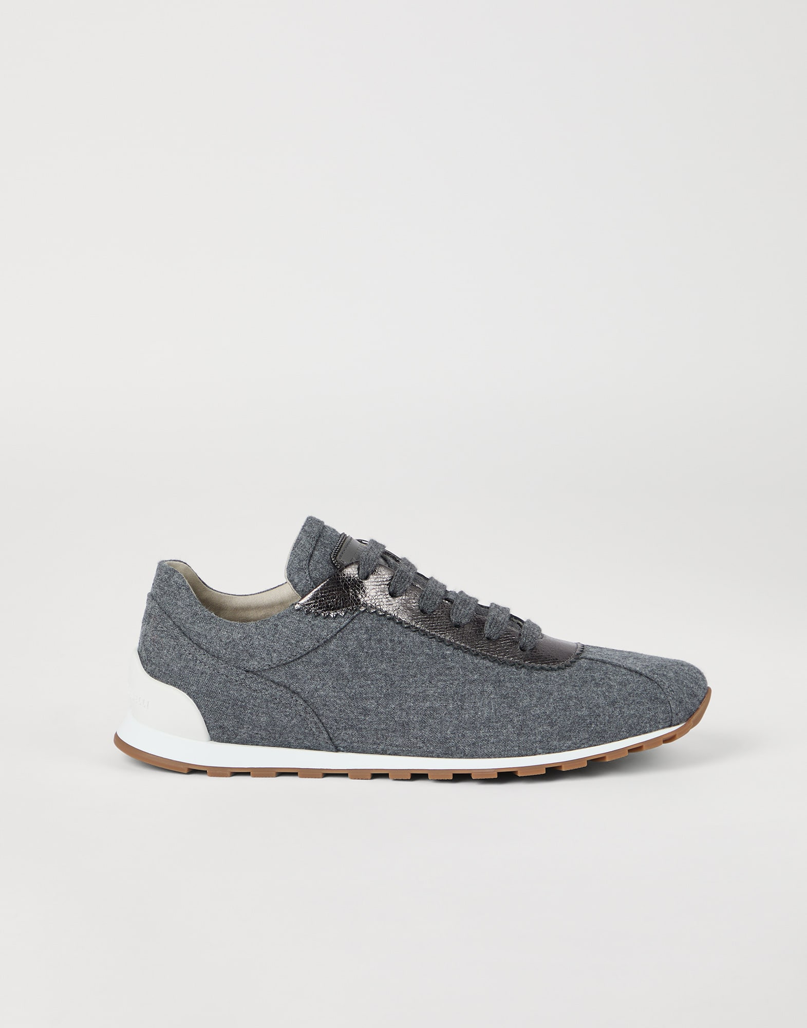 Virgin wool flannel and lamé calfskin runners with monili - 5