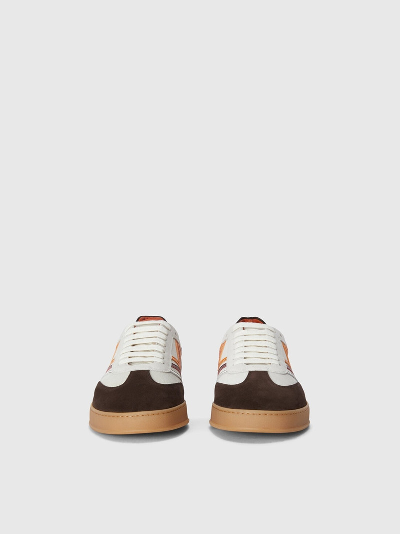 Sneakers with raised zig zag 3