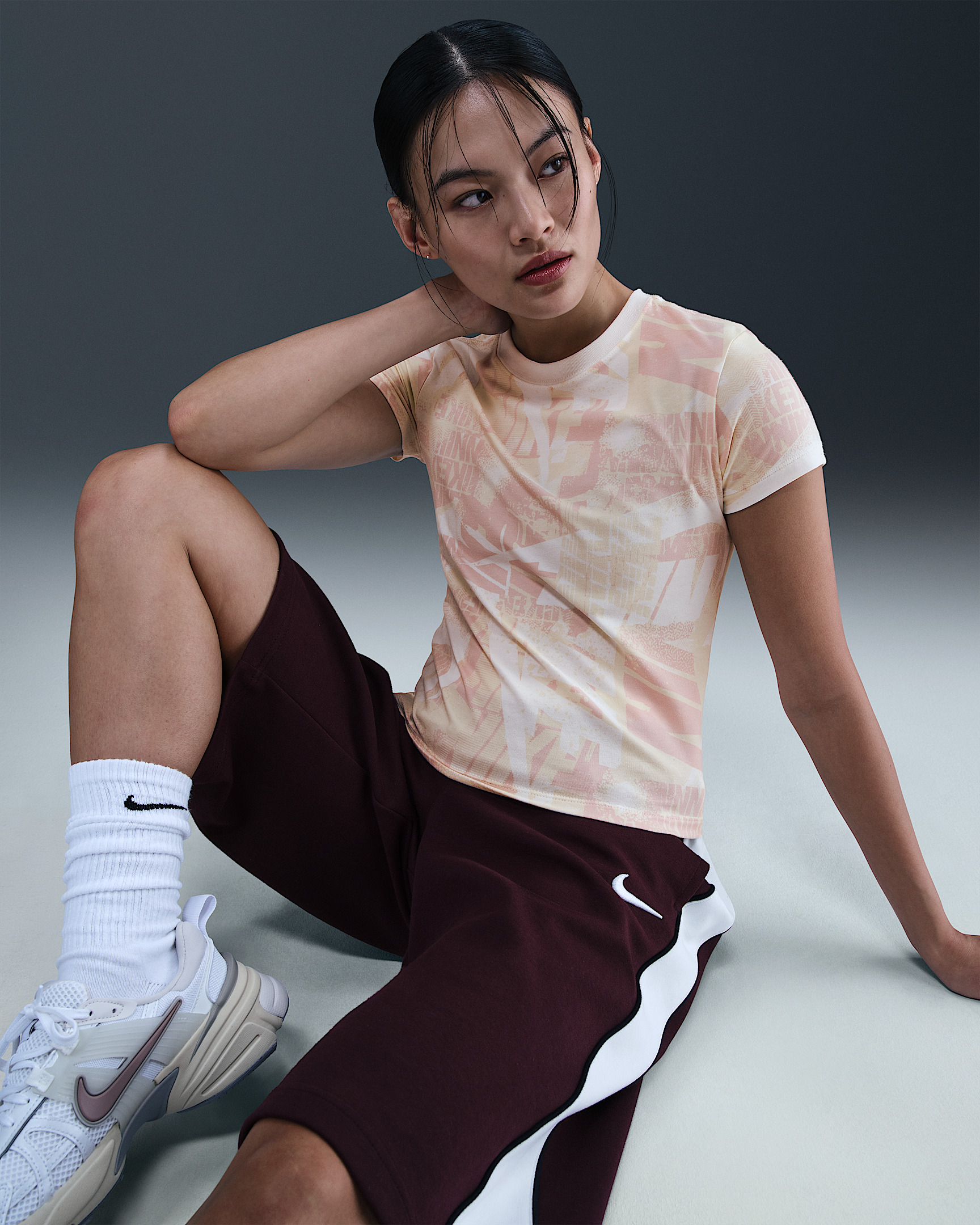 Nike Sportswear Women's Slim T-Shirt - 3