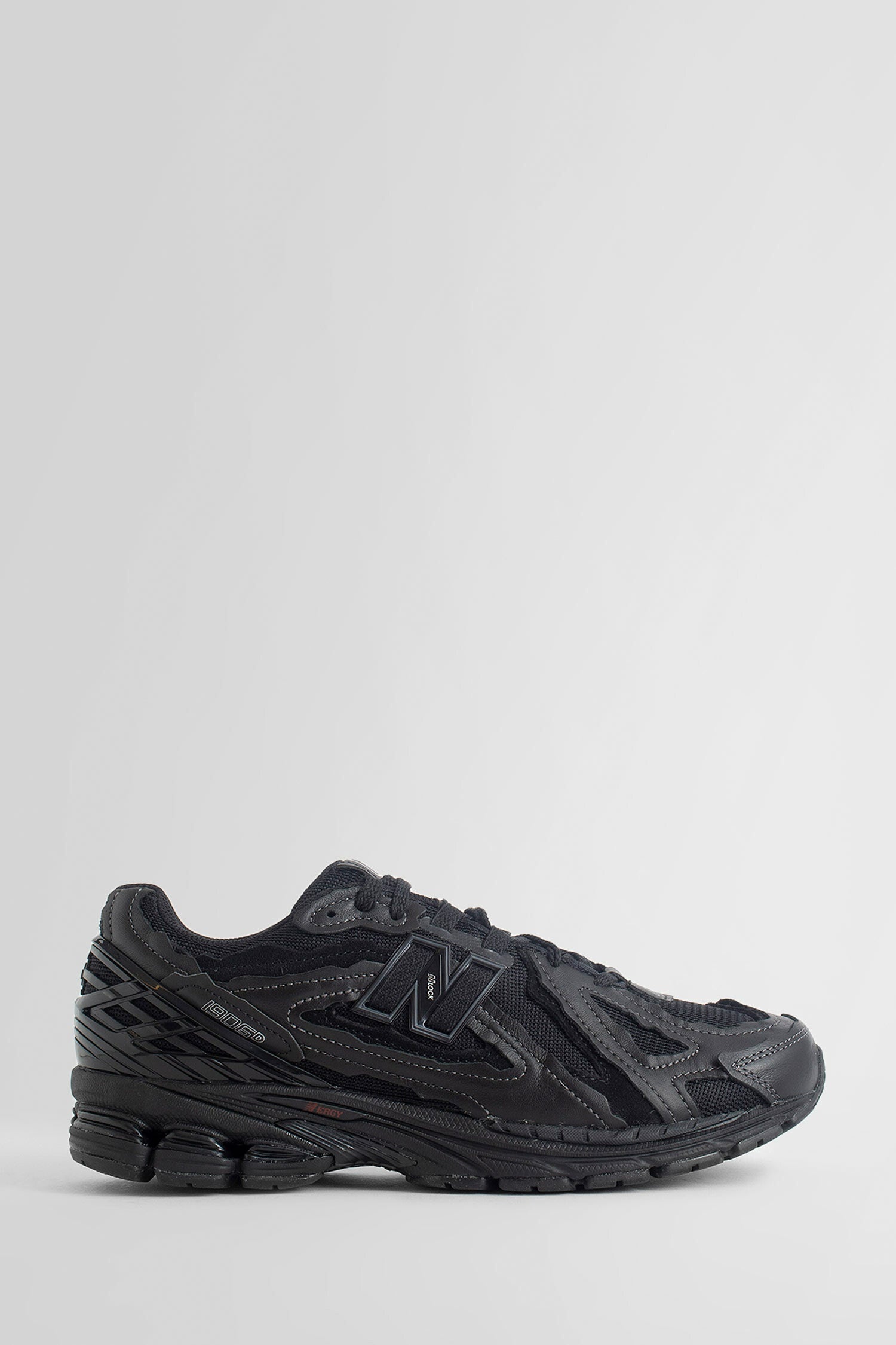 NEW BALANCE UNISEX BLACK SNEAKERS - 1