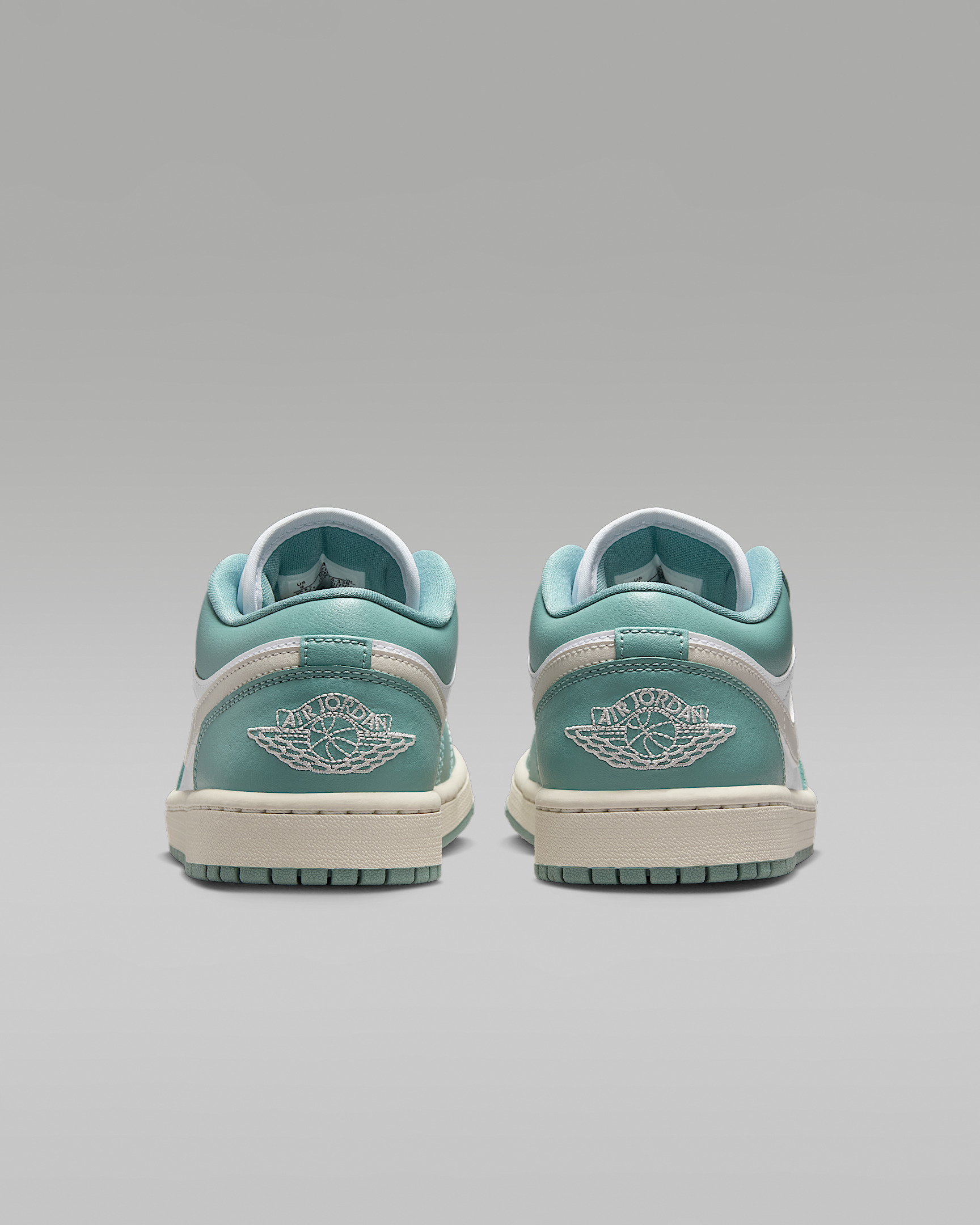 Air Jordan 1 Low Women's Shoes - 6
