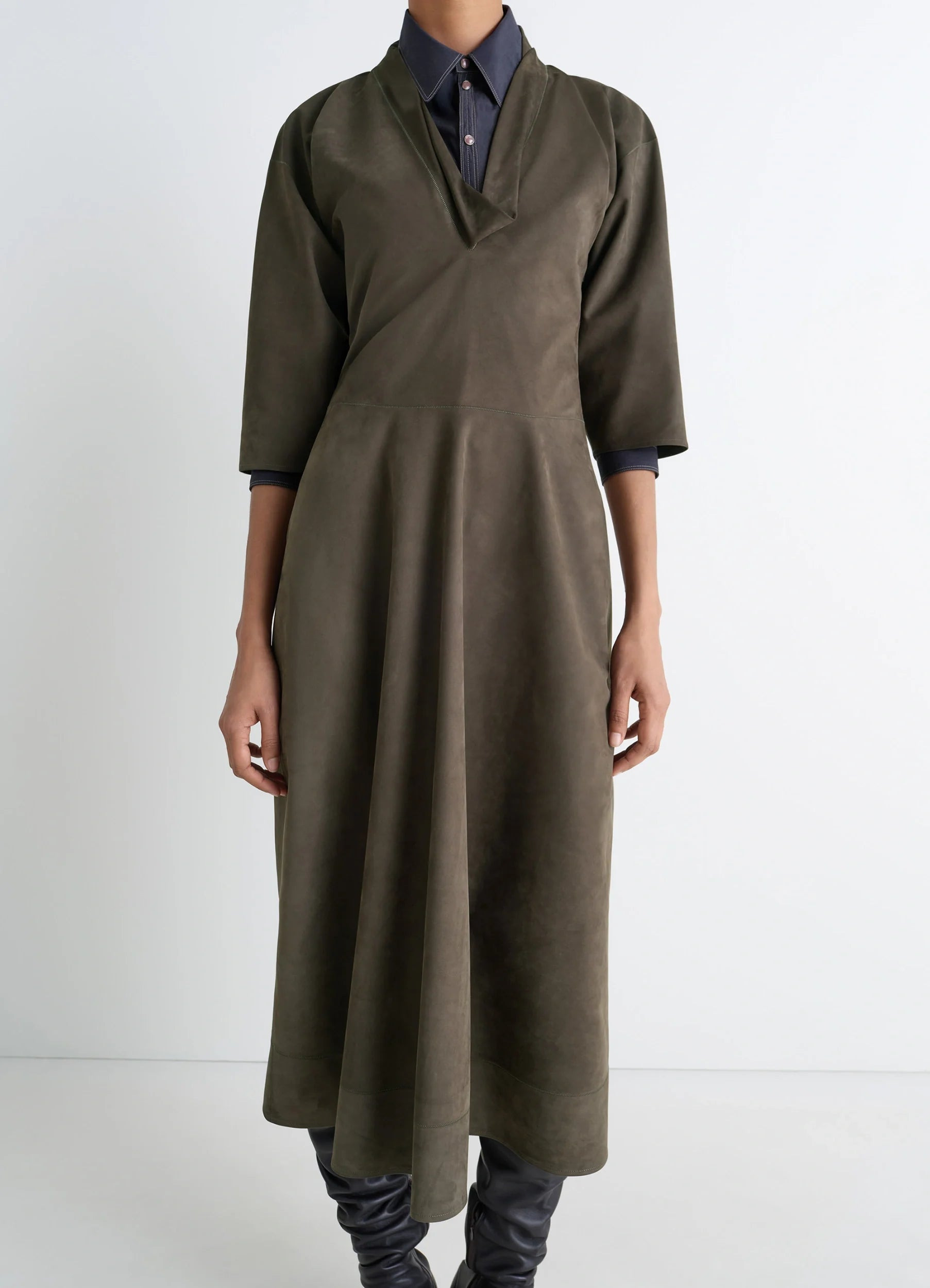 LEATHER V-NECK DRESS - 3