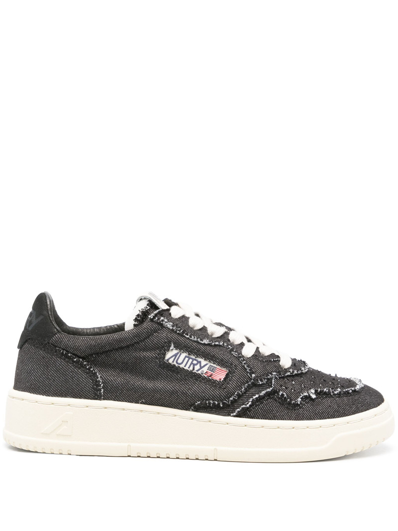 Medalist Low Sneakers 1