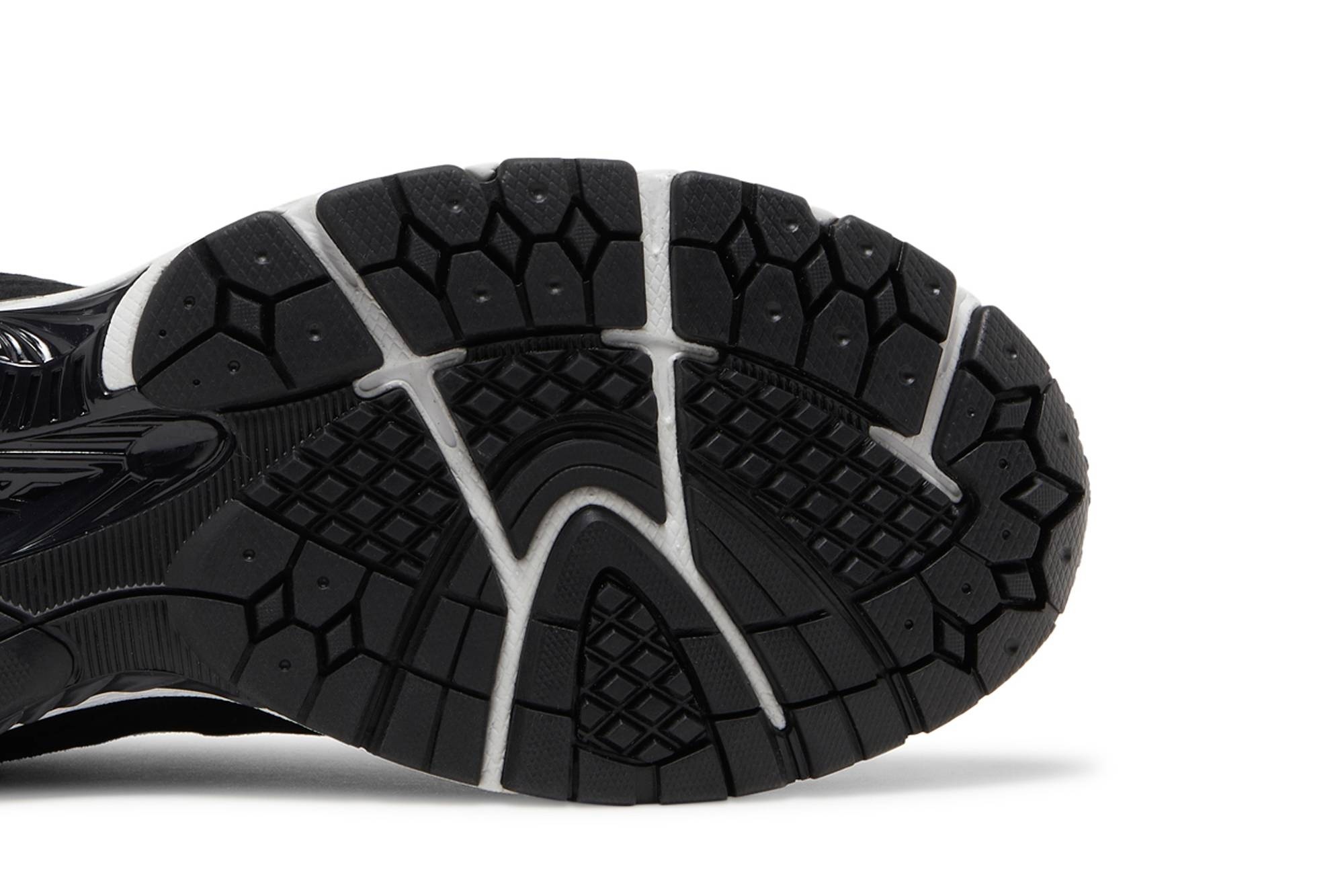 2002R 'Black Gunmetal' - 5