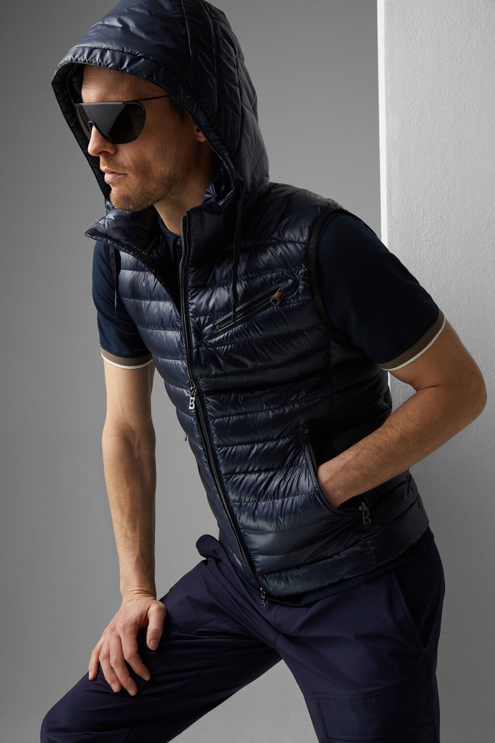 Lonne lightweight down vest in Navy blue - 5