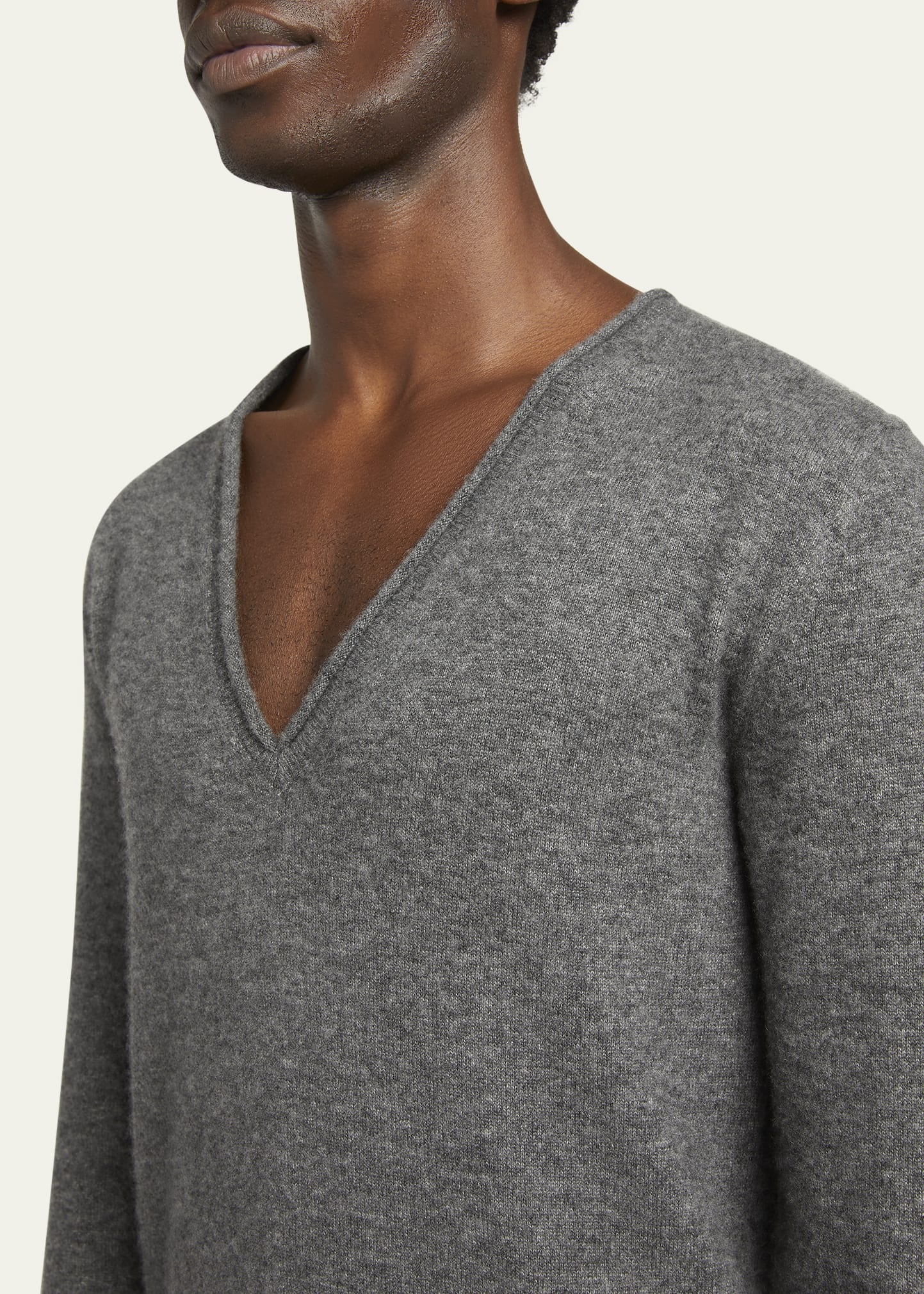 Men's Cashmere and Silk V-Neck Sweater - 5