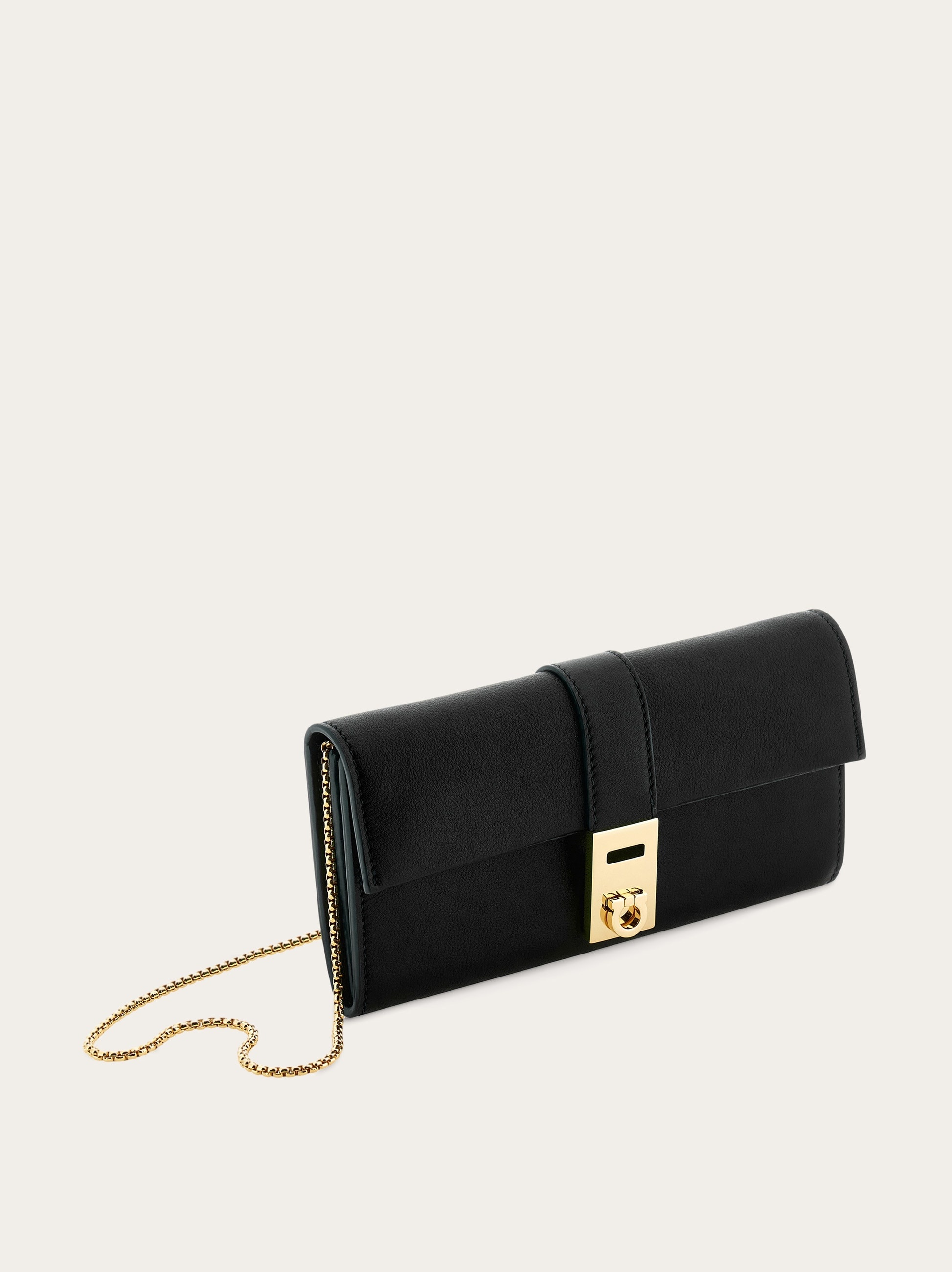 Hug wallet with chain - 6