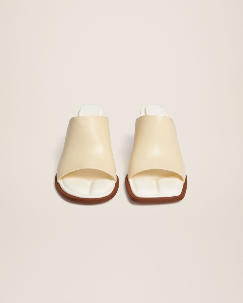 JACQUEMUS Les mules rond carré outlook