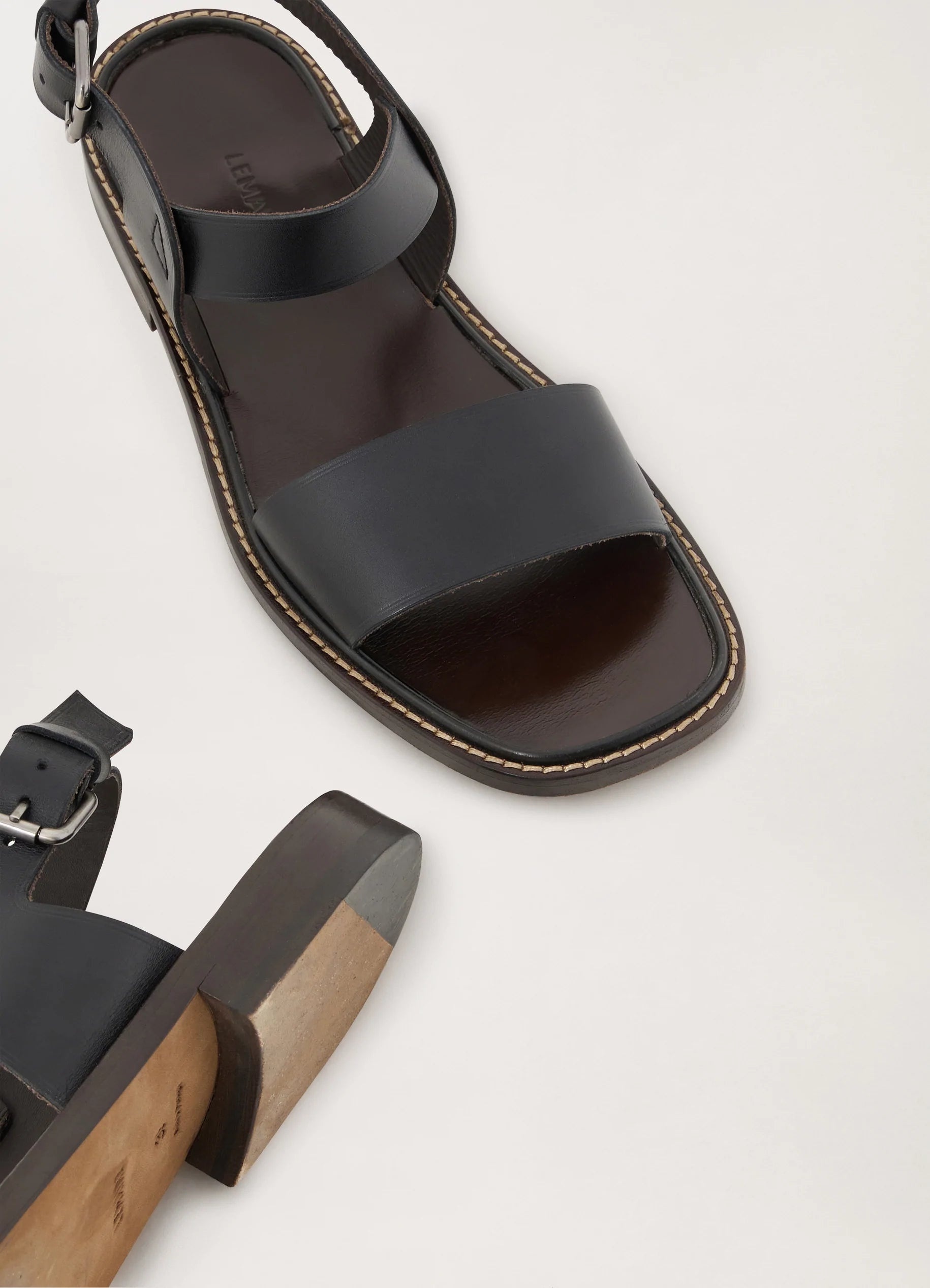 CLASSIC SANDALS
SOFT LEATHER - 7