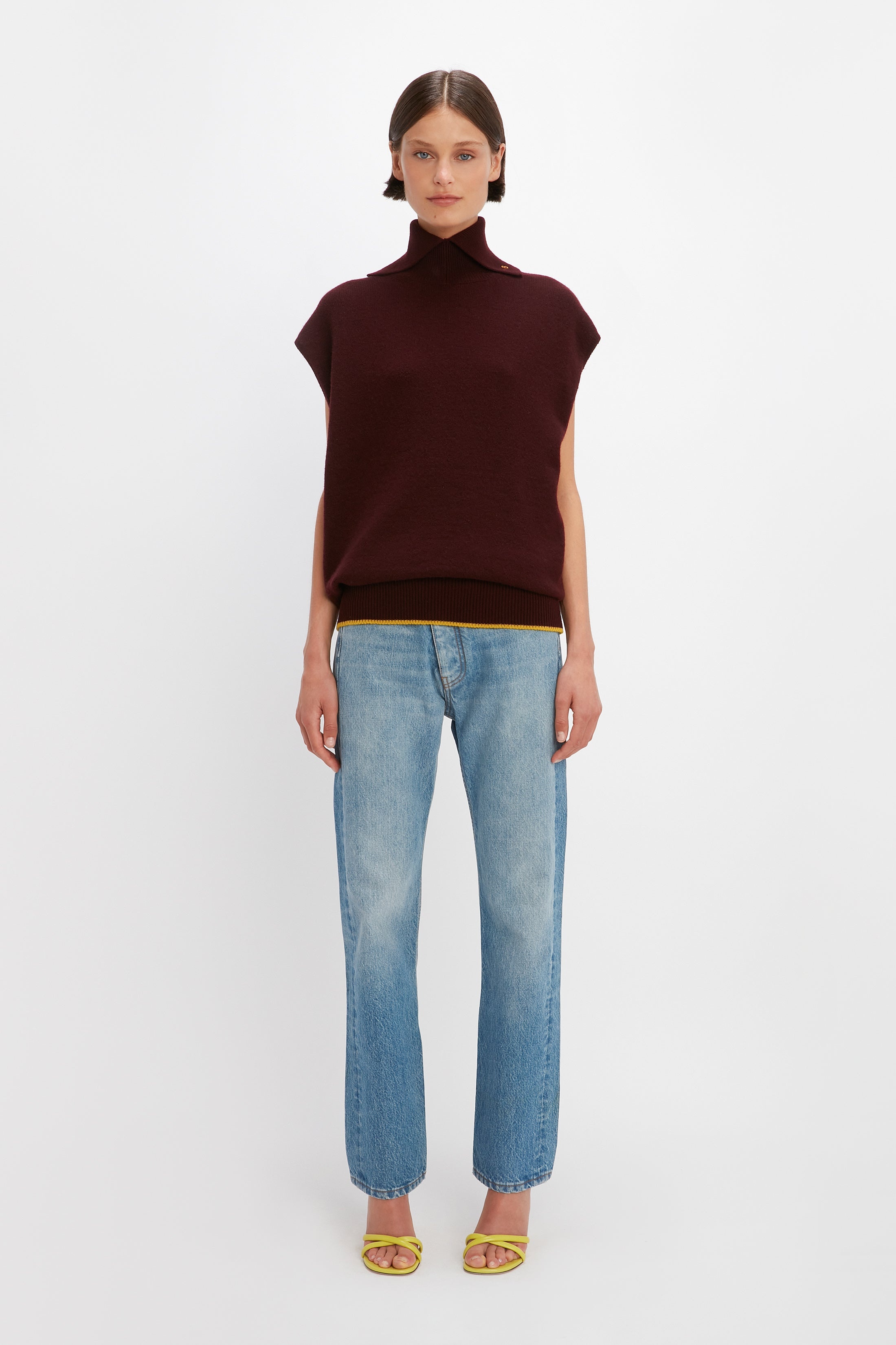 Sleeveless Jumper in Mahogany - 2