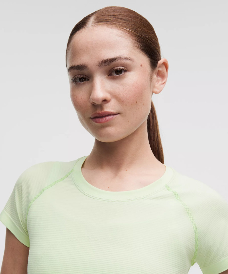 Swiftly Tech Short-Sleeve Shirt 2.0 *Waist Length 4